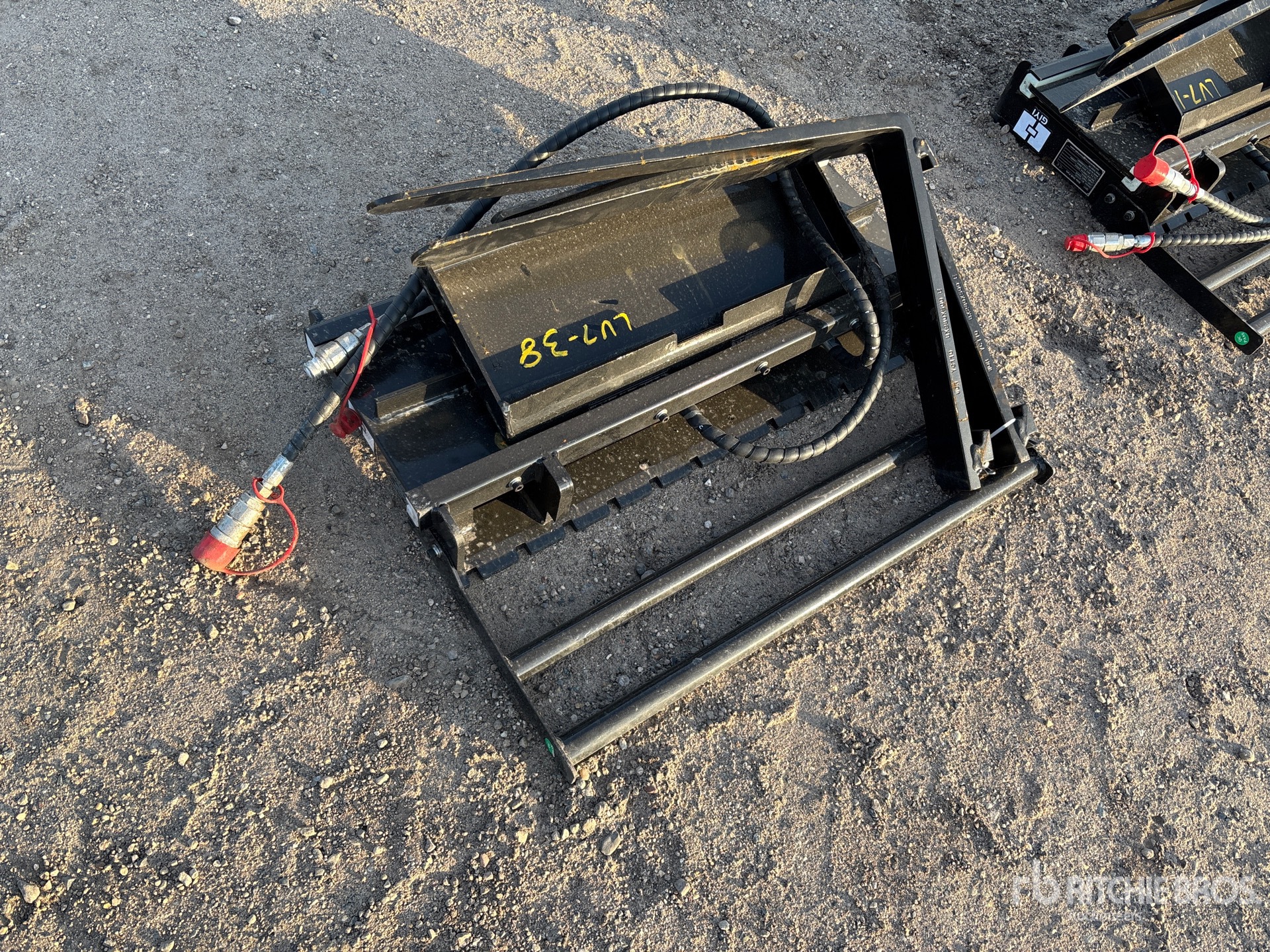 General Appearance with Foto, angolo posteriore sinistro