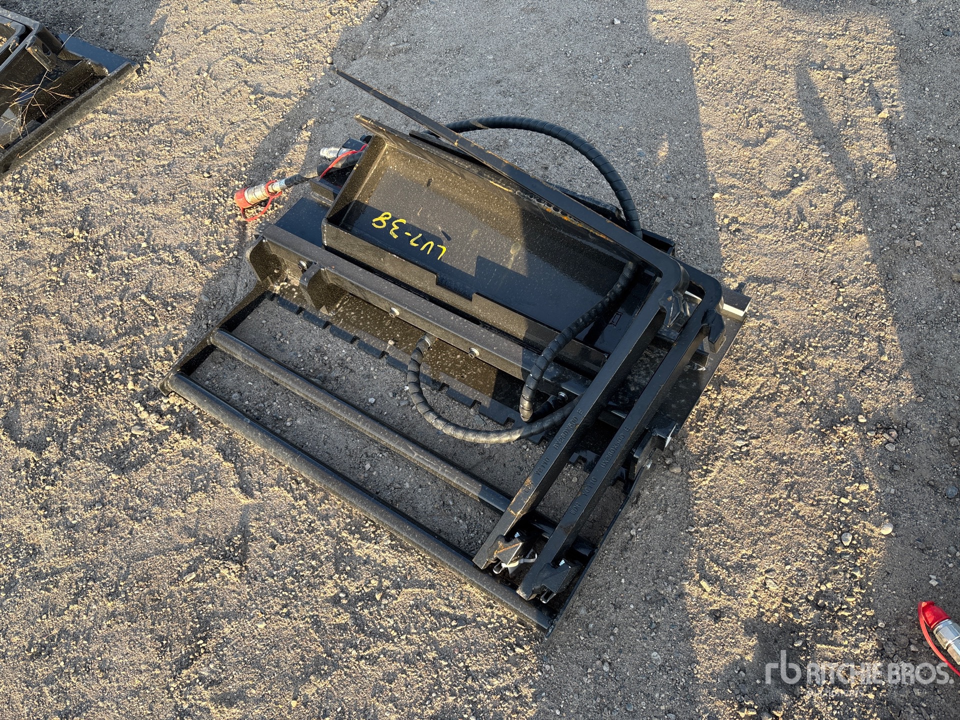 General Appearance with Foto, angolo anteriore sinistro