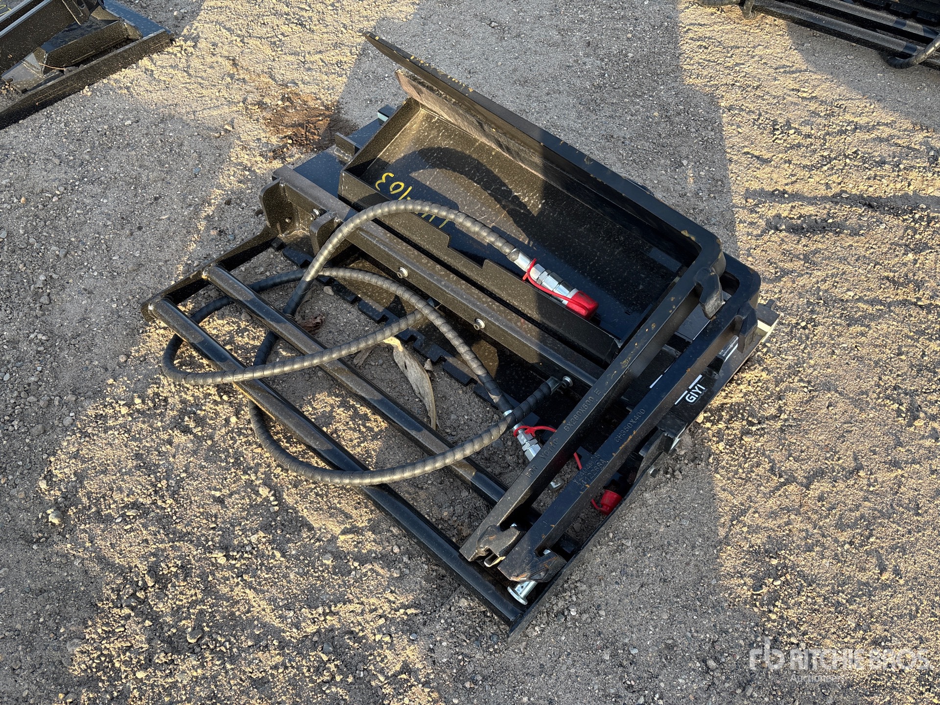 General Appearance with Foto, angolo anteriore sinistro