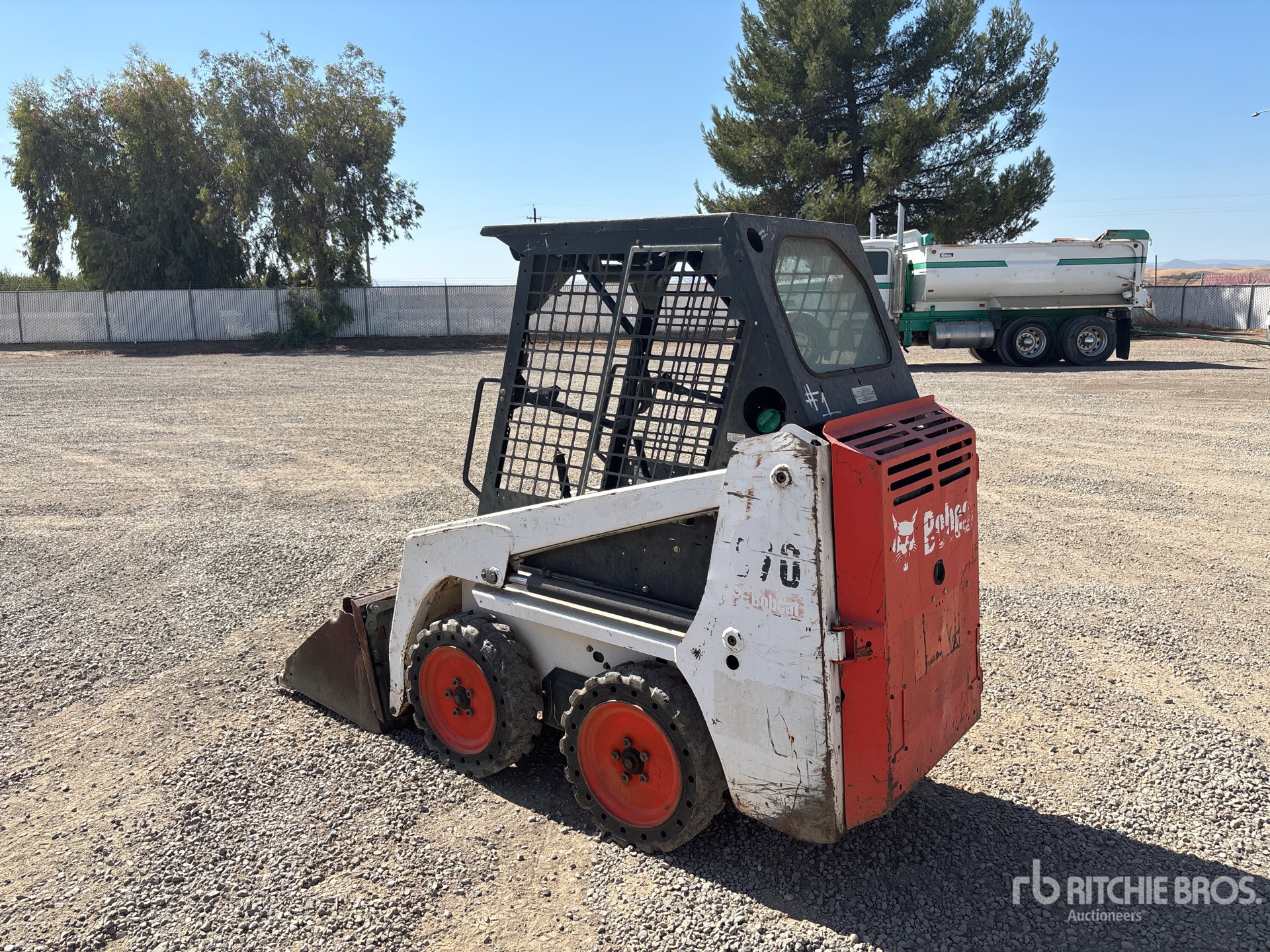 MINI CARGADOR SOBRE RUEDAS 2012 BOBCAT LOADER