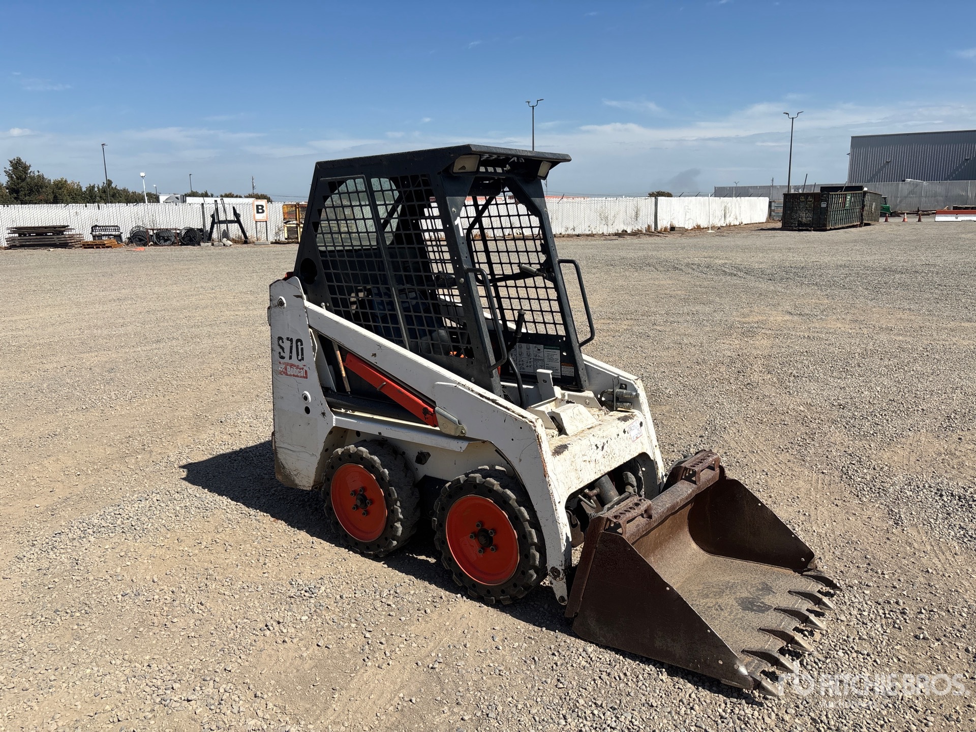 MINI CARGADOR SOBRE RUEDAS 2012 BOBCAT LOADER