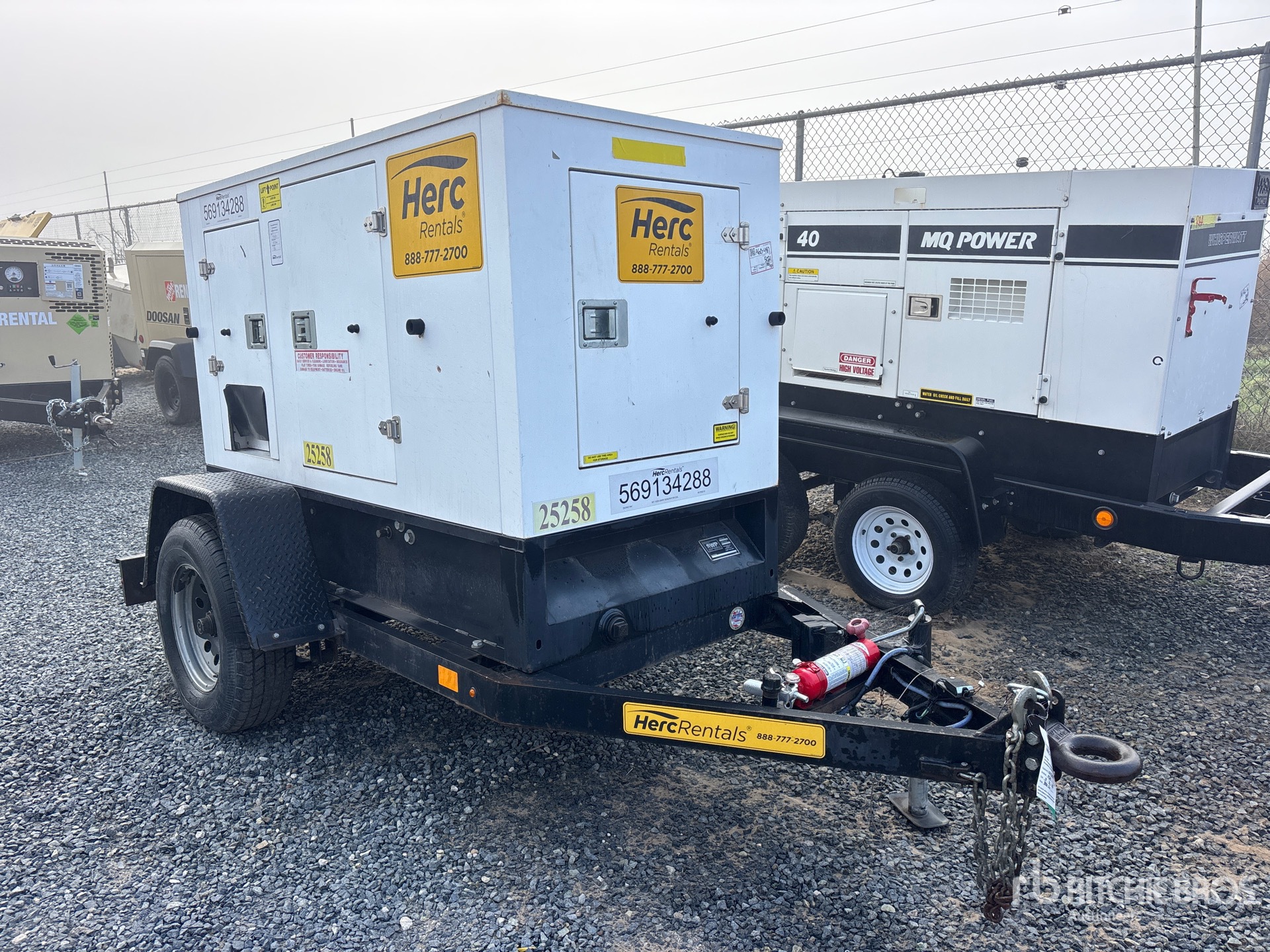 General Appearance with Bild, Ecke vorne rechts