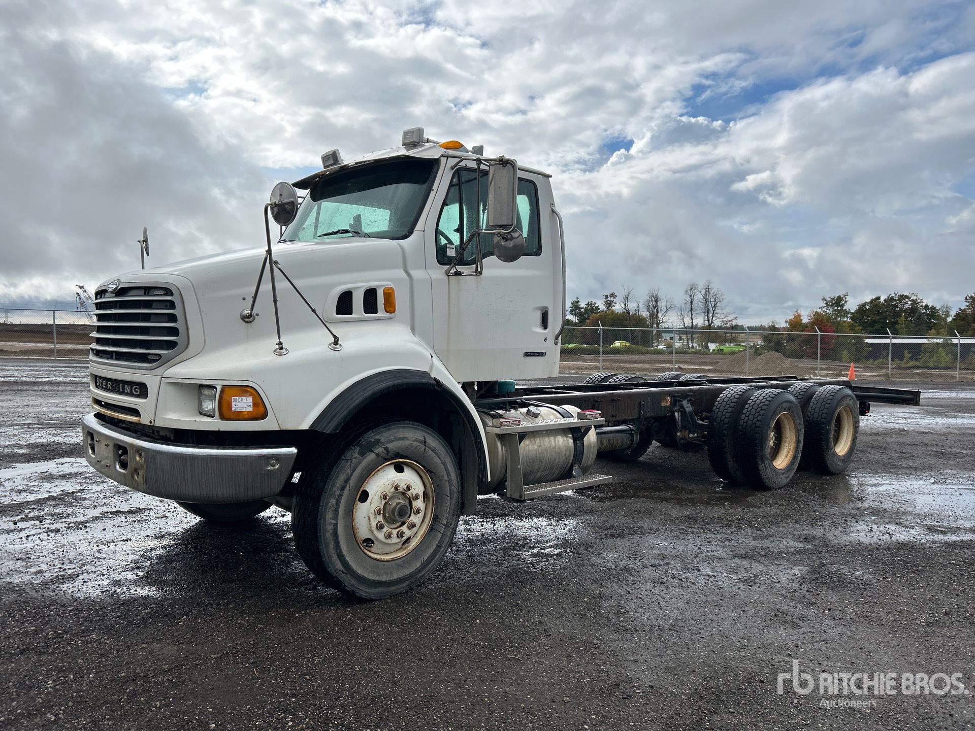 CAMIóN CHASIS 2005 STERLING L8500