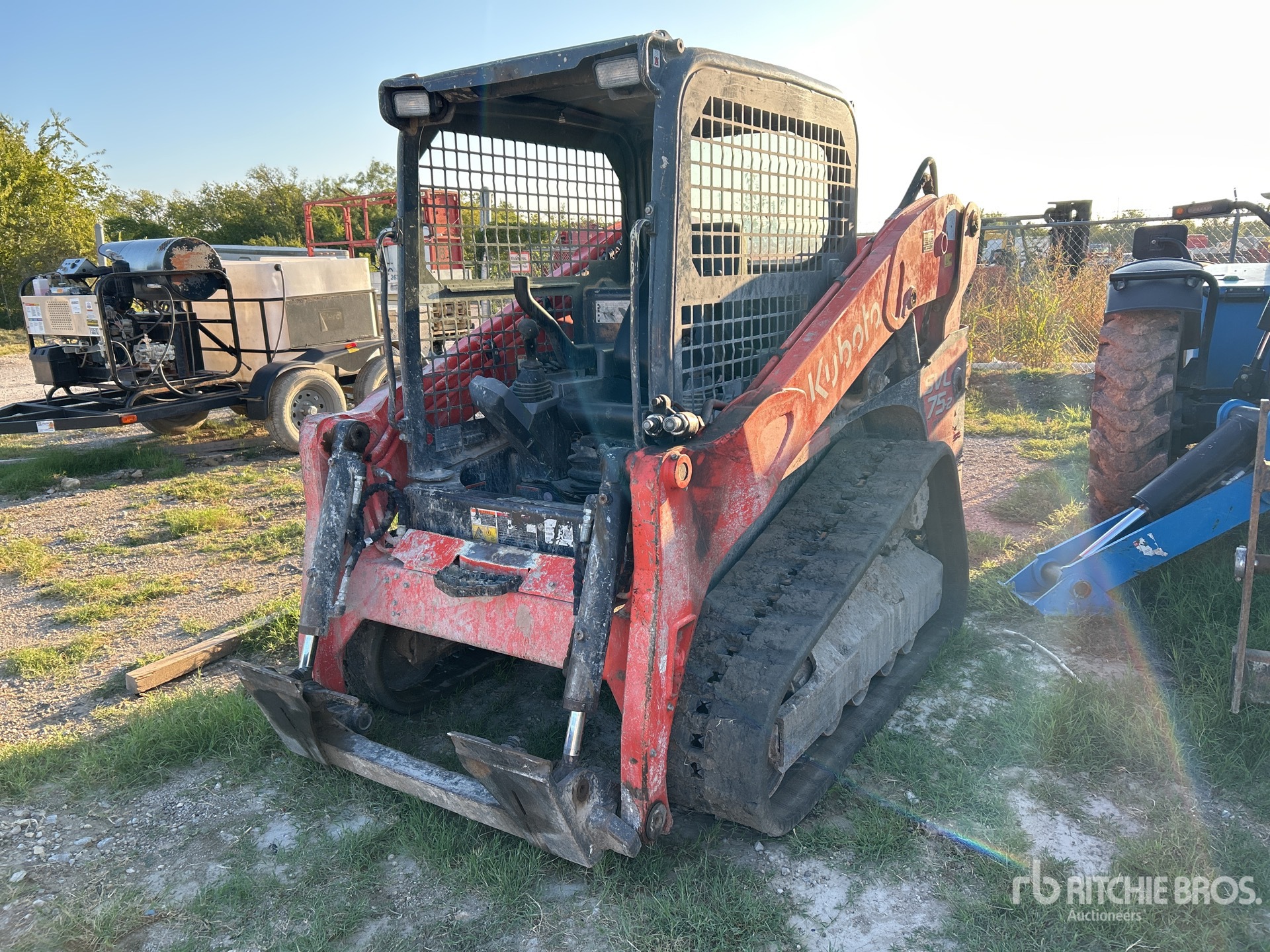 MINI CARGADOR SOBRE ORUGAS 2022 KUBOTA SVL752