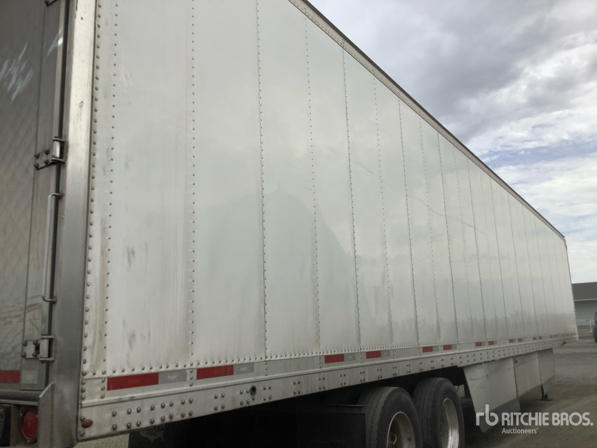 General Appearance with Imagen: esquina trasera derecha