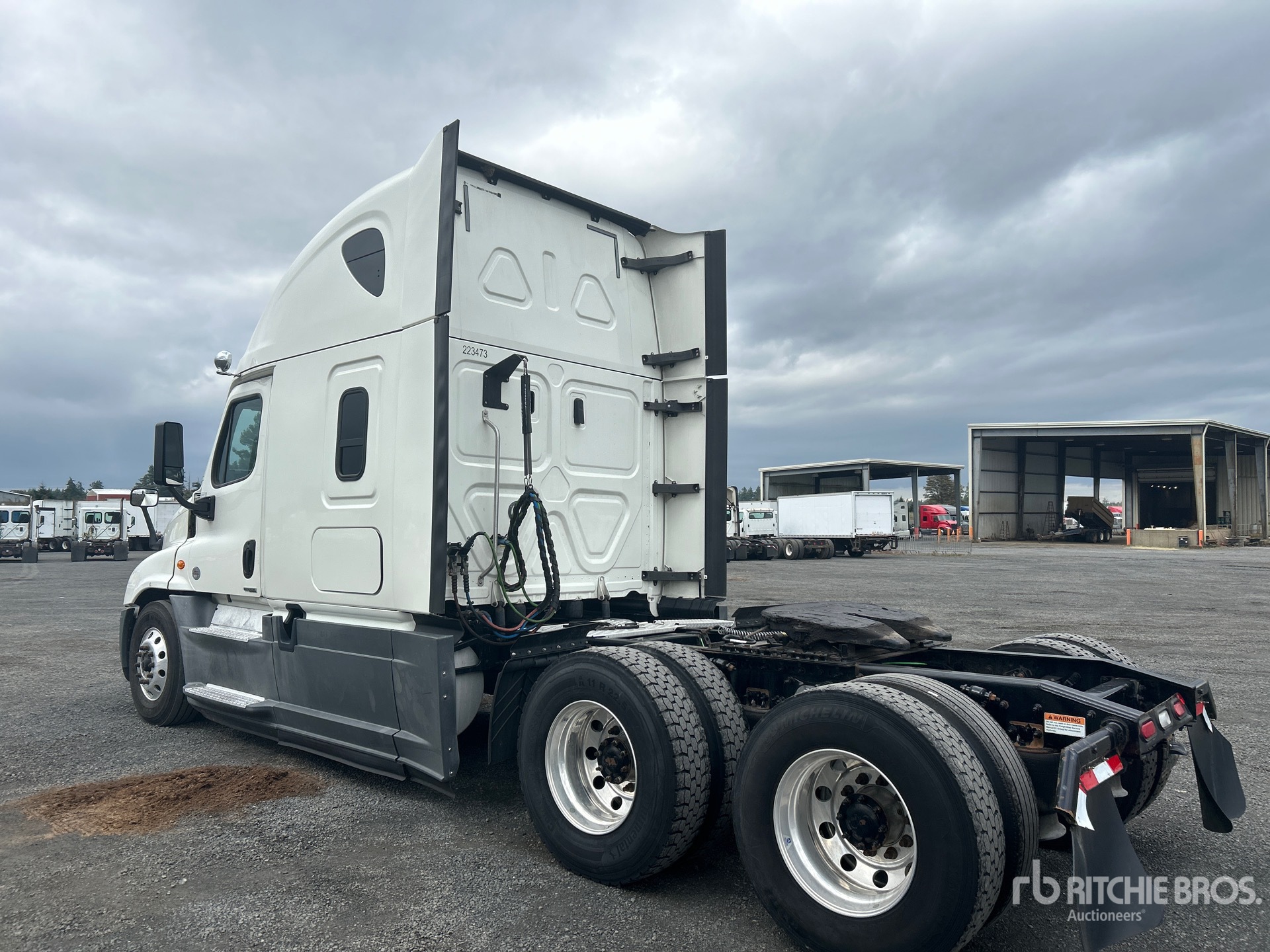 General Appearance with Picture, Left Rear Corner