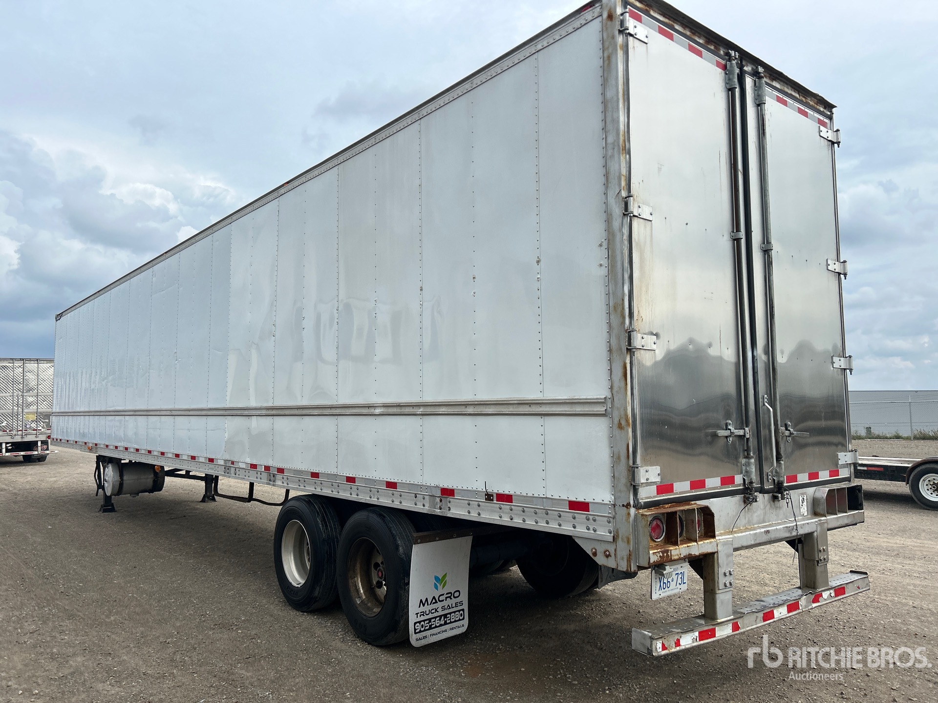 Aspect général with Image, coin arrière gauche