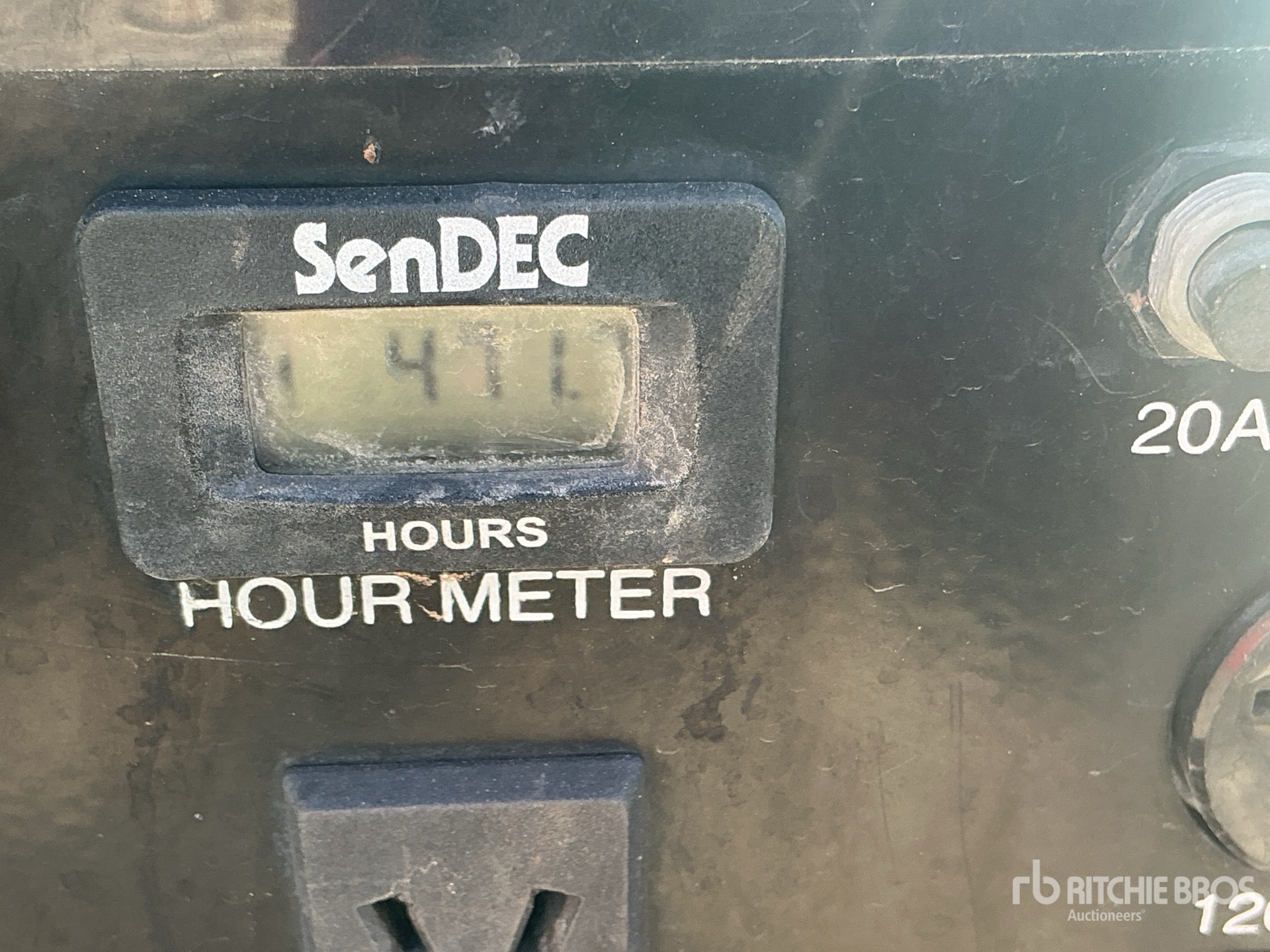 Aspect général with Compteur horaire / compteur kilométrique