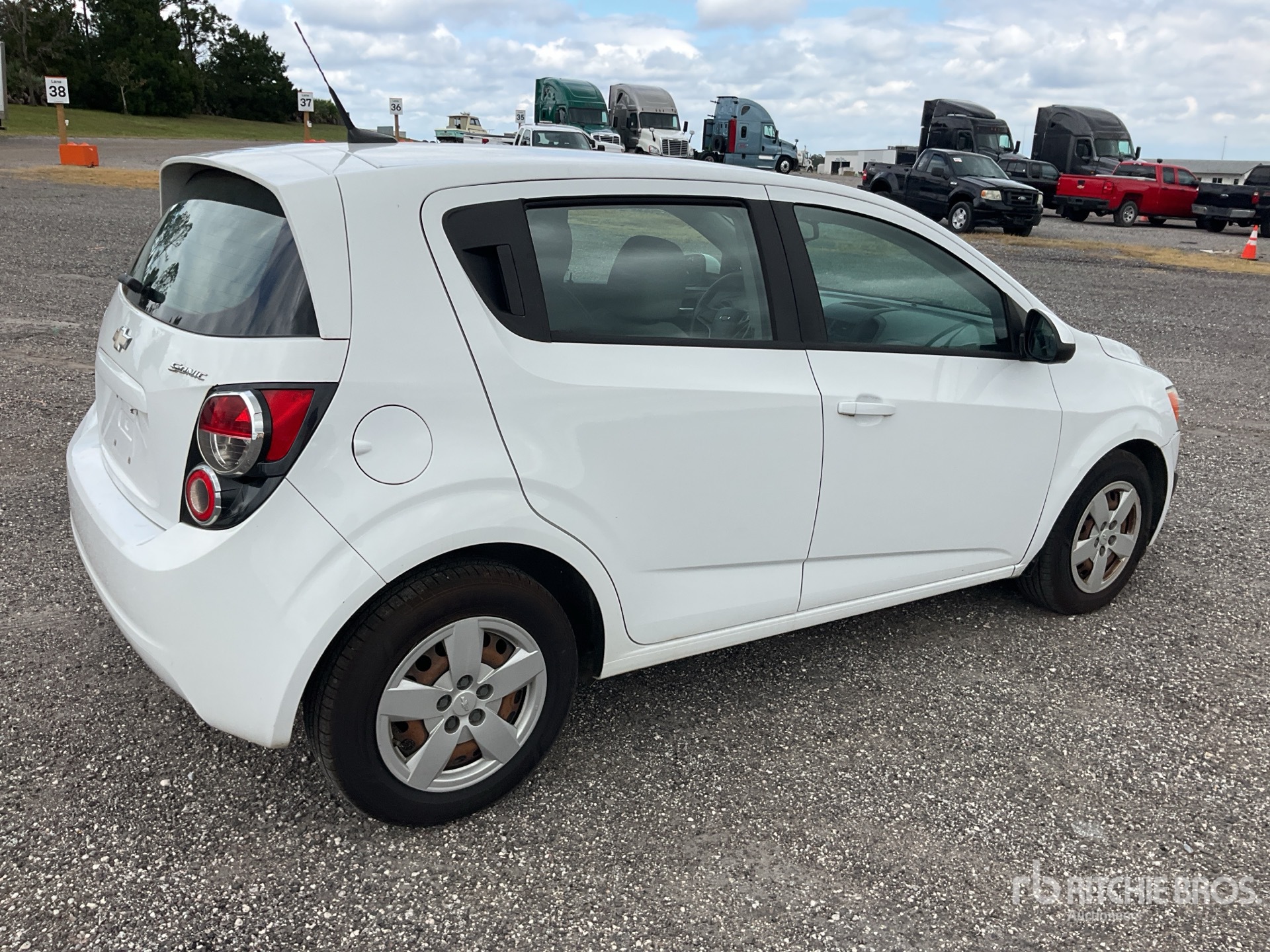 General Appearance with Picture, Right Rear Corner