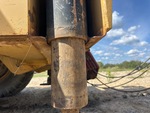 Chassis with Outrigger Cylinders