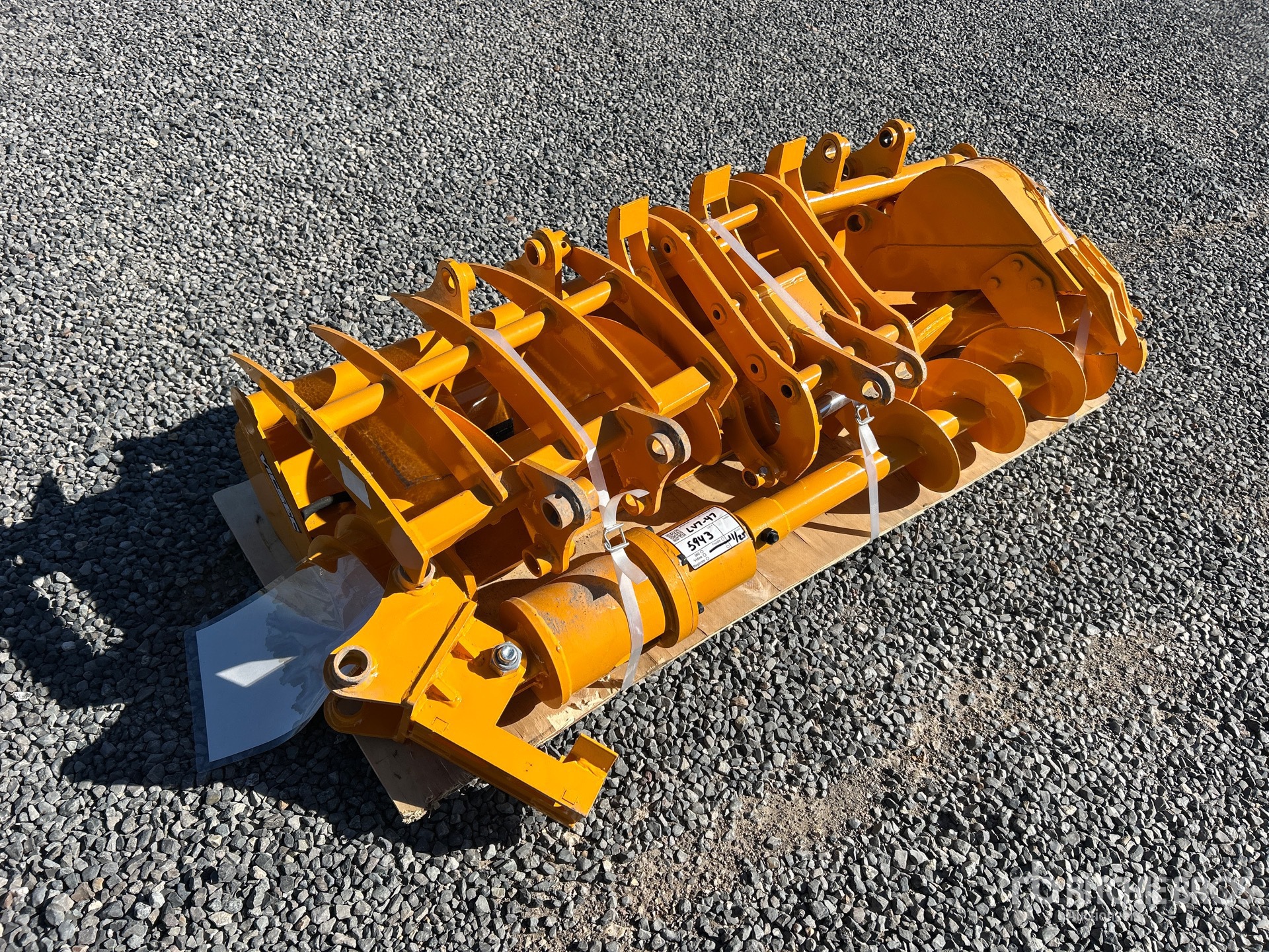 General Appearance with Foto, angolo posteriore sinistro