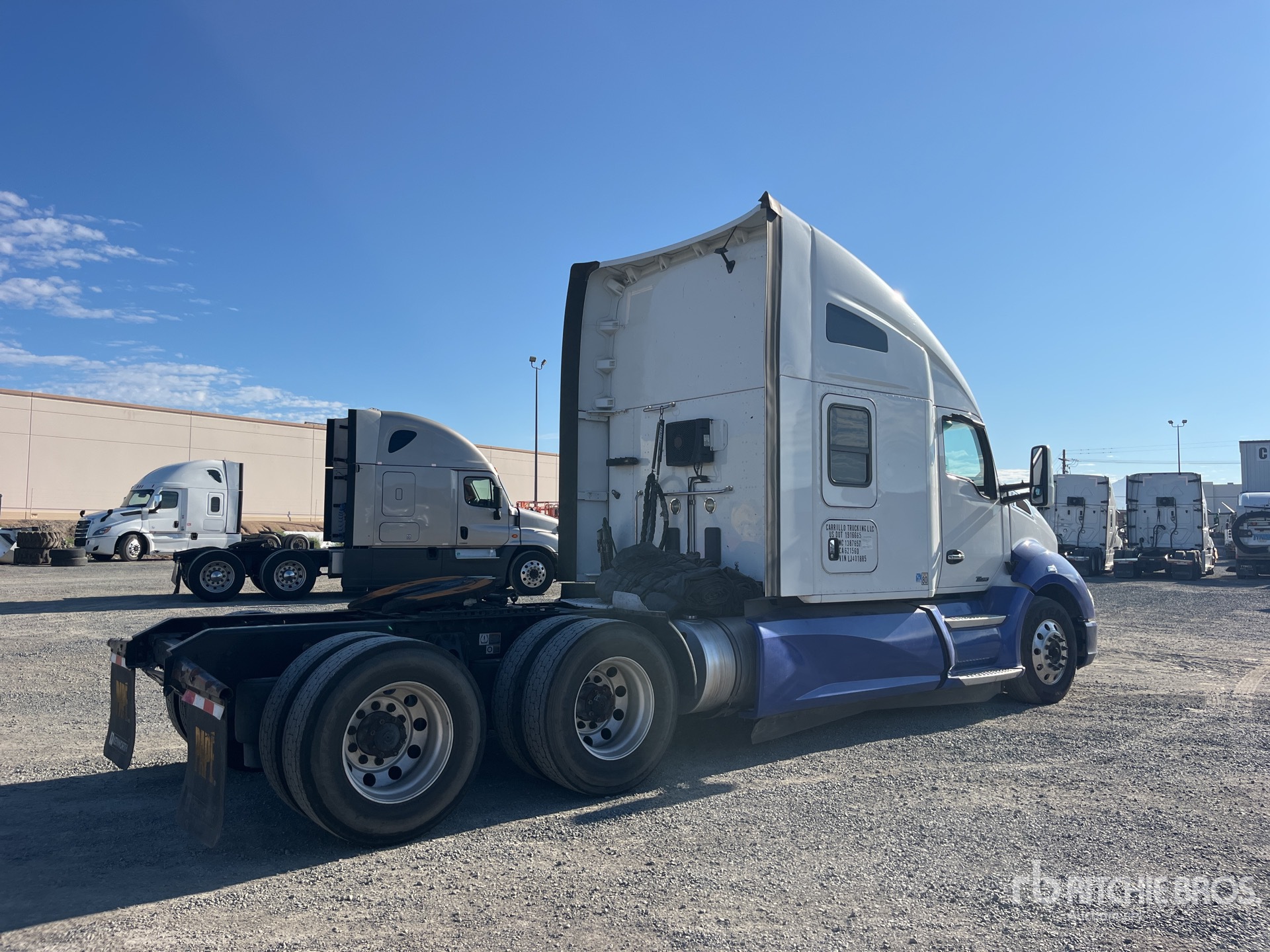 General Appearance with Imagen: esquina trasera derecha