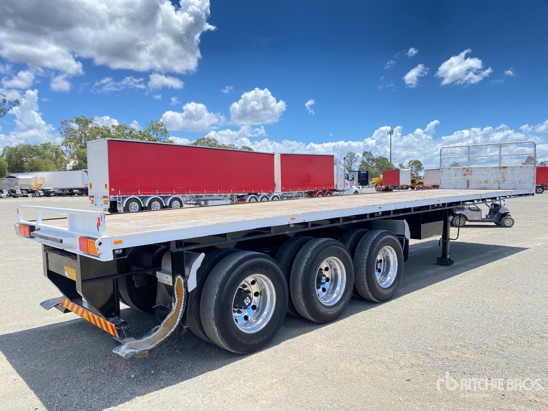 Aspect général with Image, coin arrière gauche