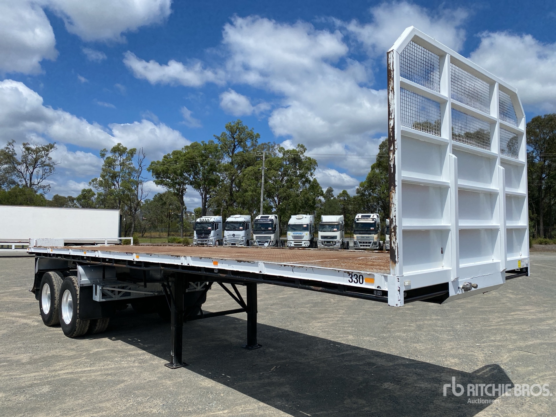 General Appearance with Foto, angolo anteriore sinistro