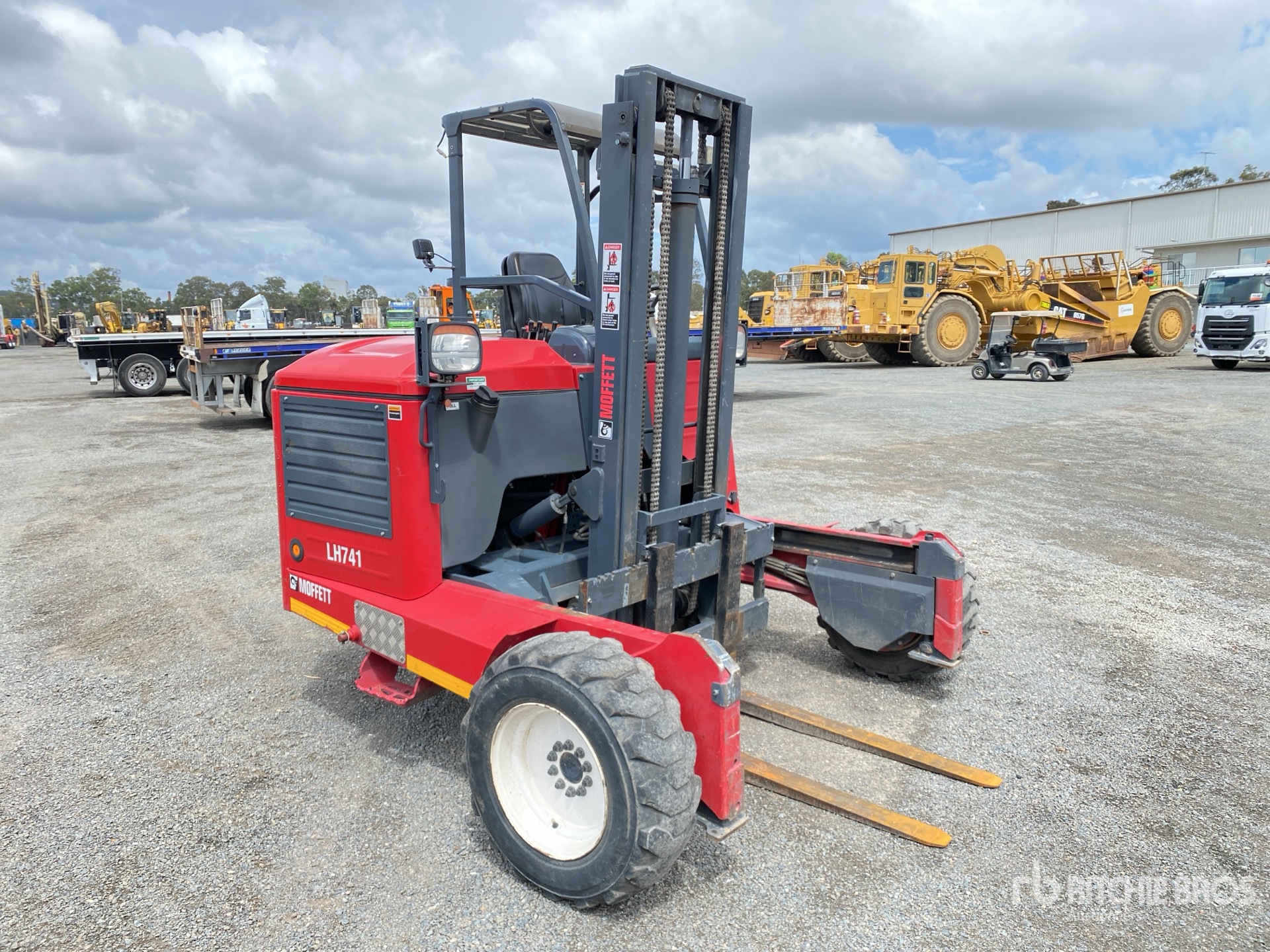 General Appearance with Picture, Right Front Corner