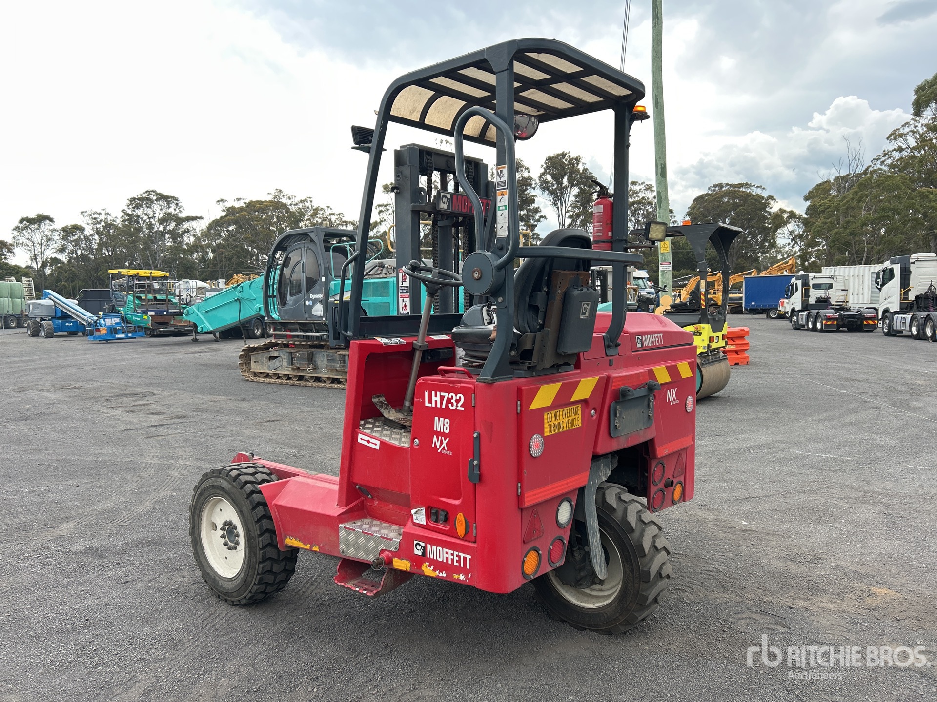 General Appearance with Picture, Left Rear Corner