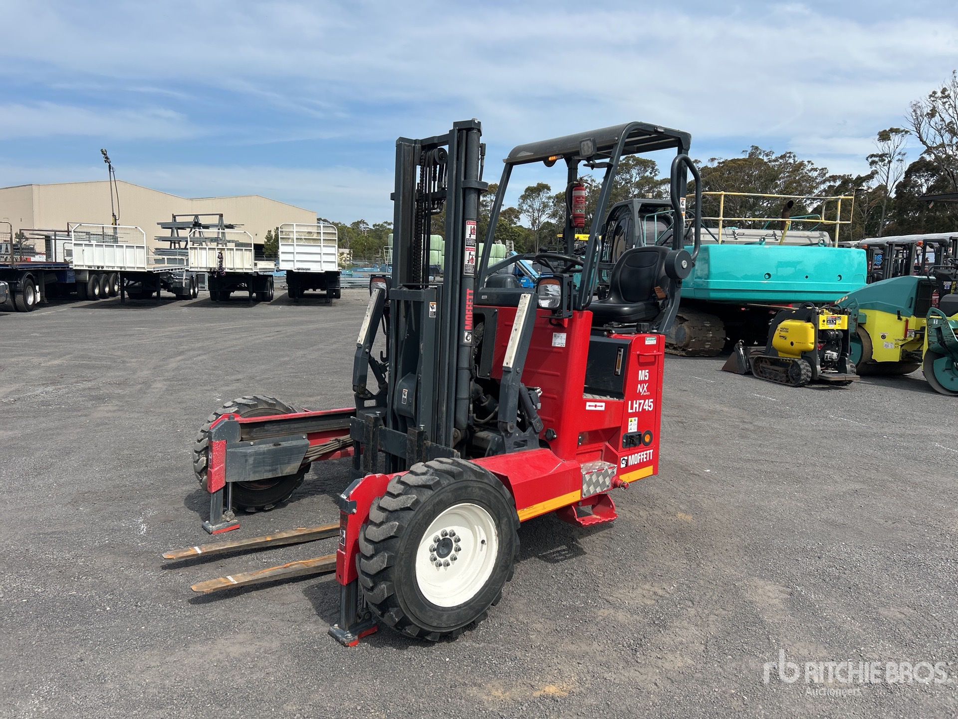 General Appearance with Picture, Left Front Corner