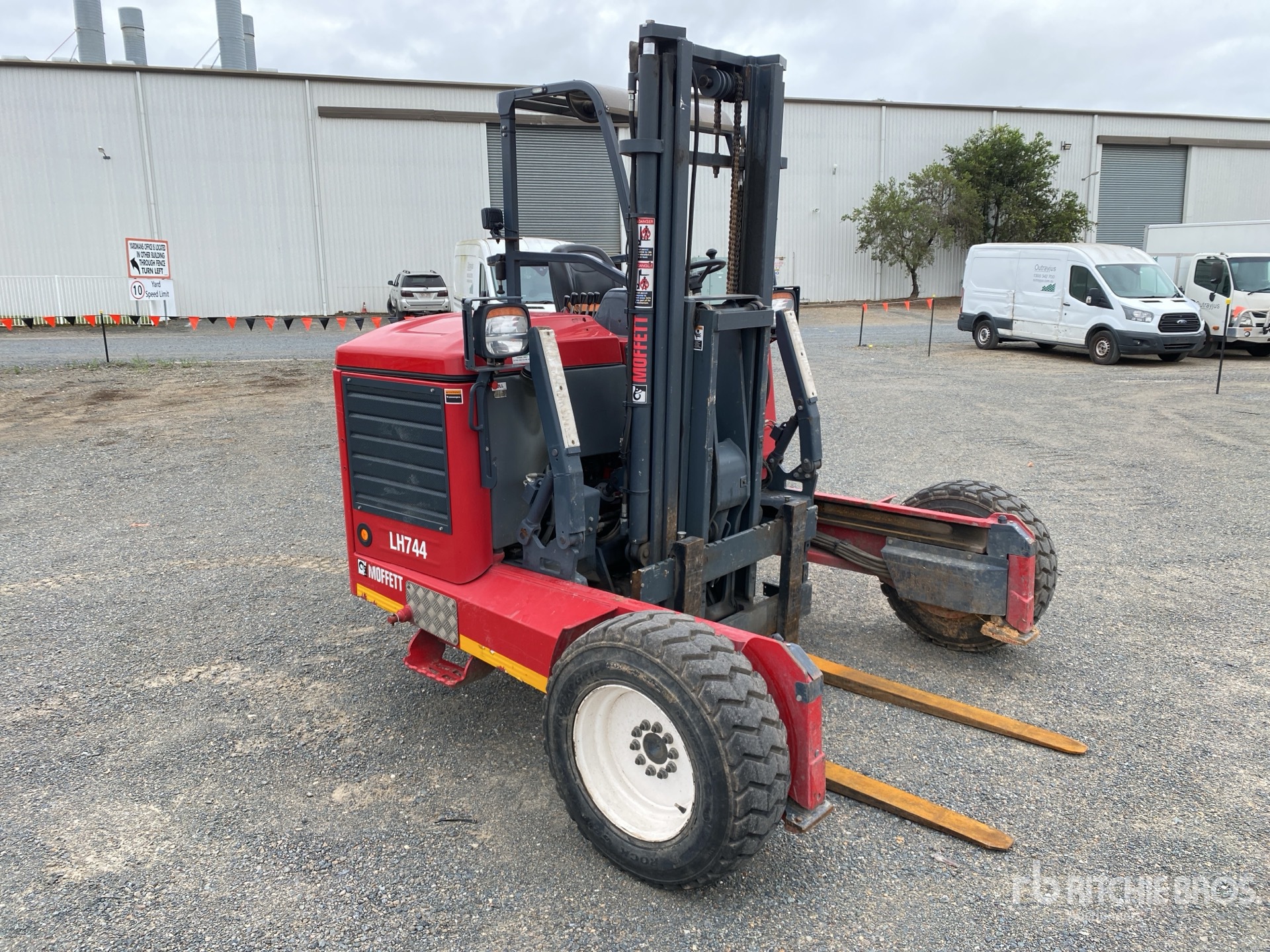 General Appearance with Picture, Right Front Corner