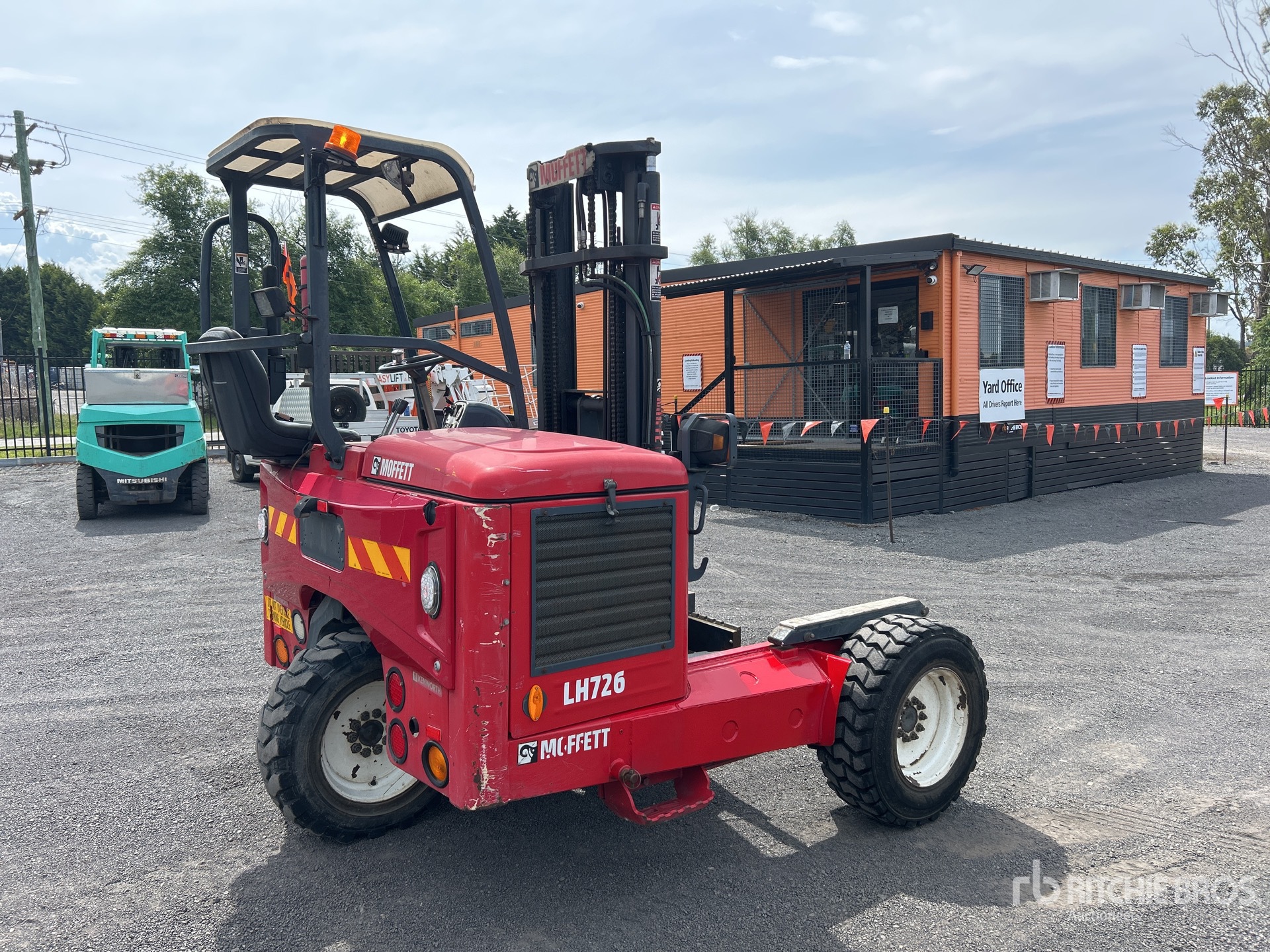 General Appearance with Bild, Ecke hinten rechts