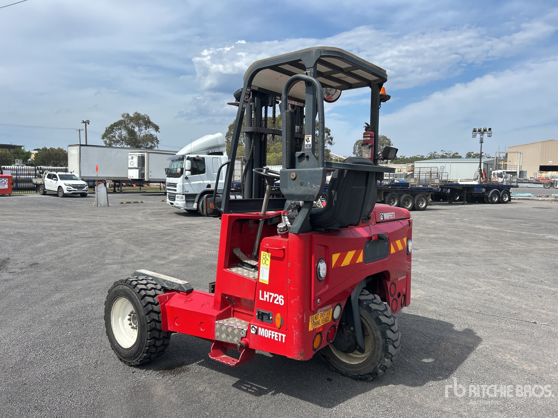 General Appearance with Bild, Ecke hinten links