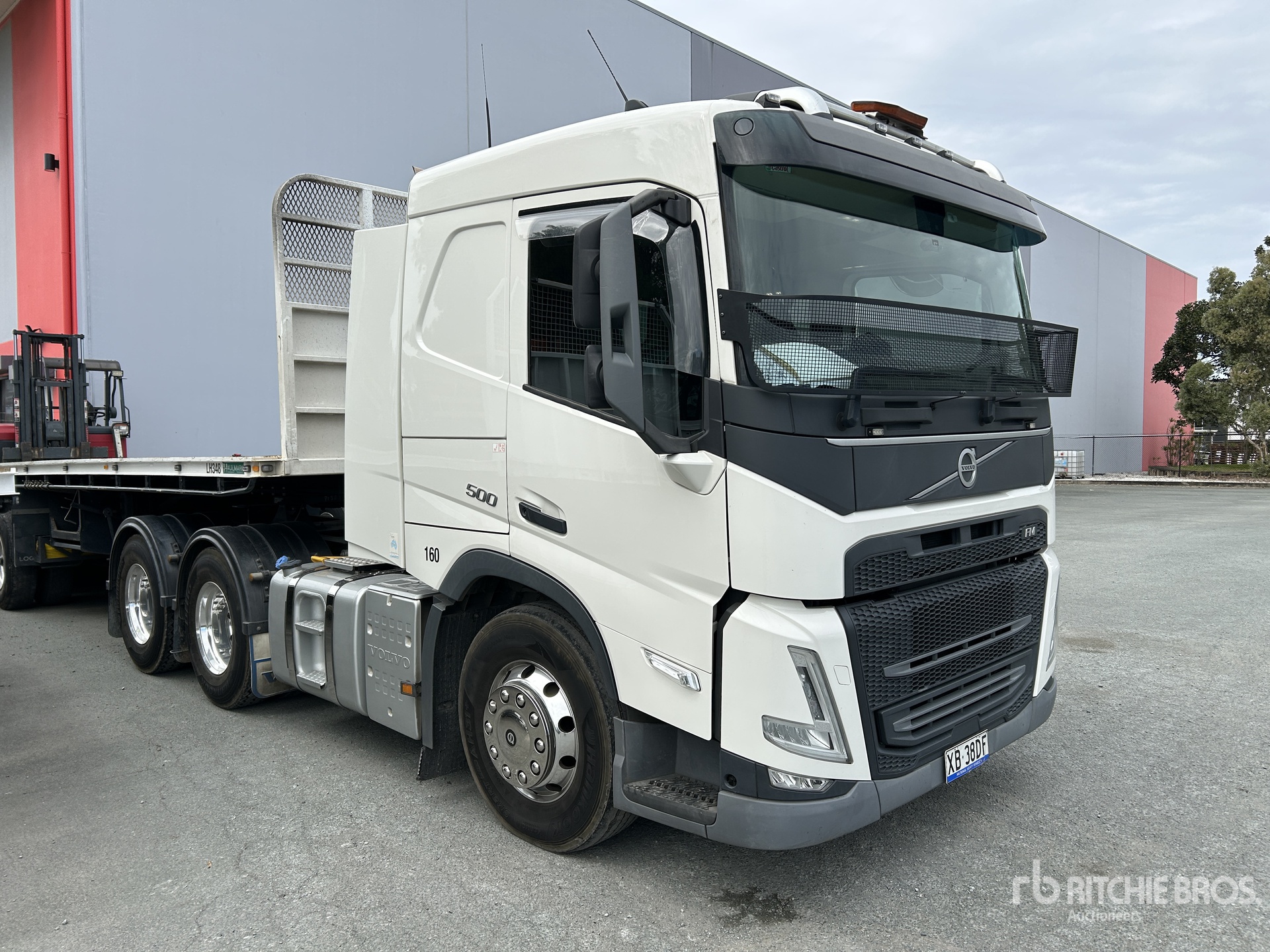 General Appearance with Picture, Left Front Corner