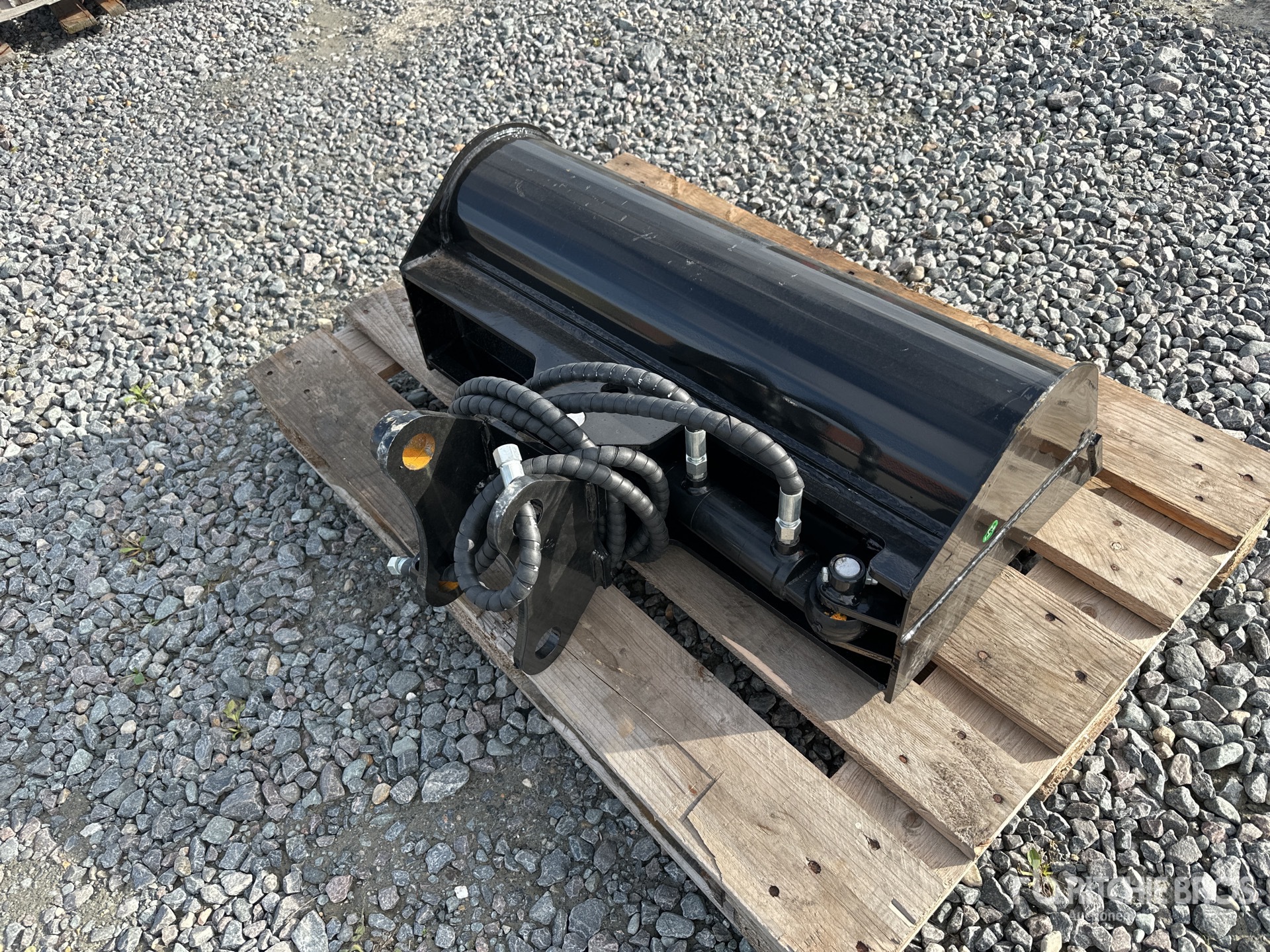 General Appearance with Image, coin avant droit