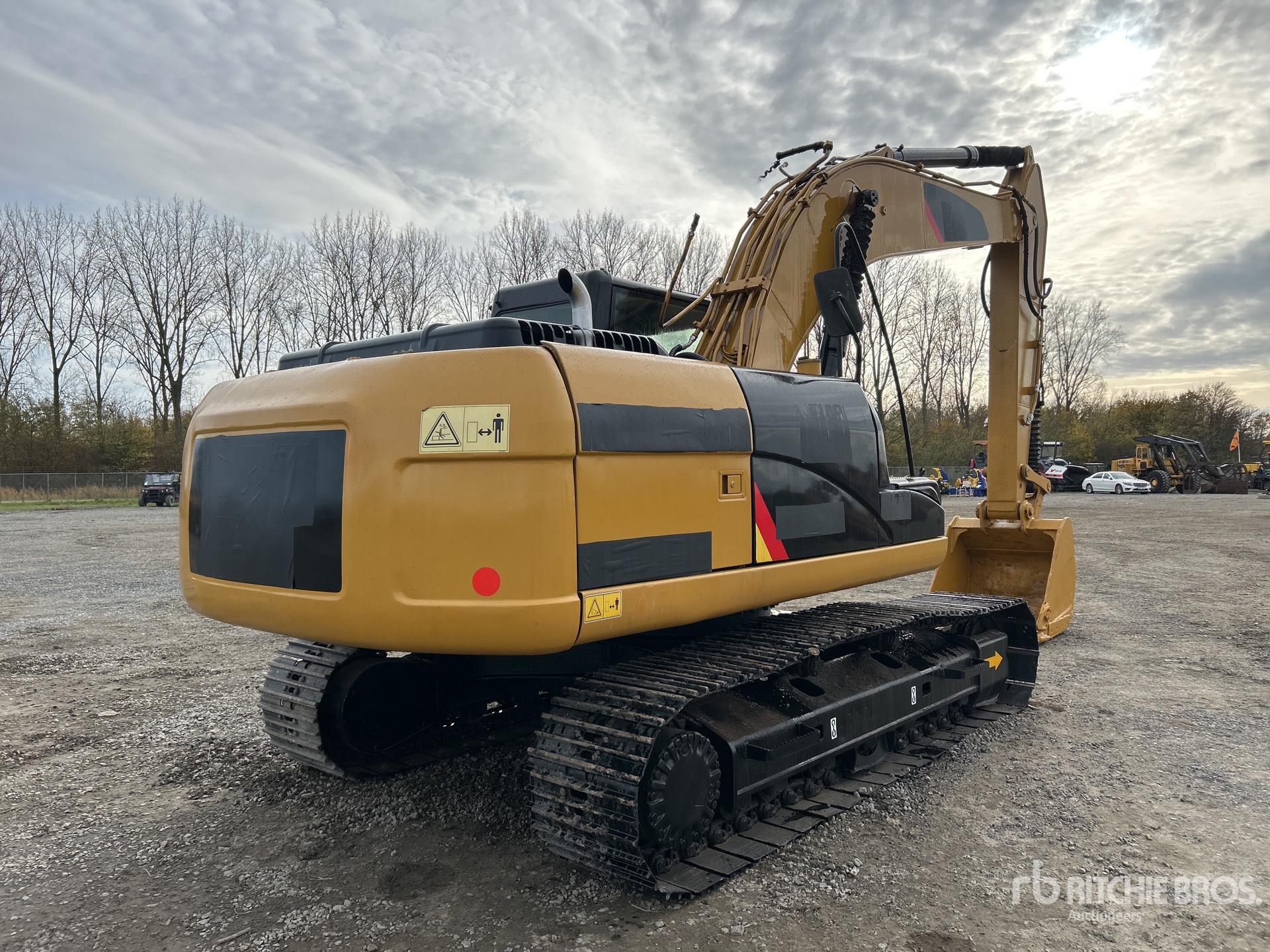 General Appearance with Foto, angolo anteriore sinistro