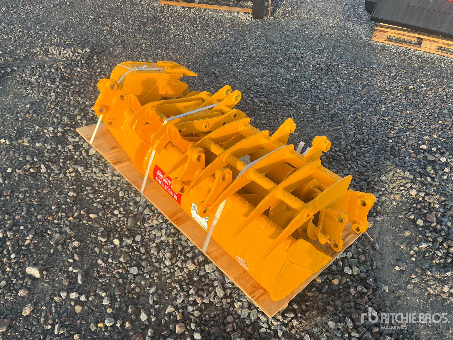 General Appearance with Bild, Ecke hinten links