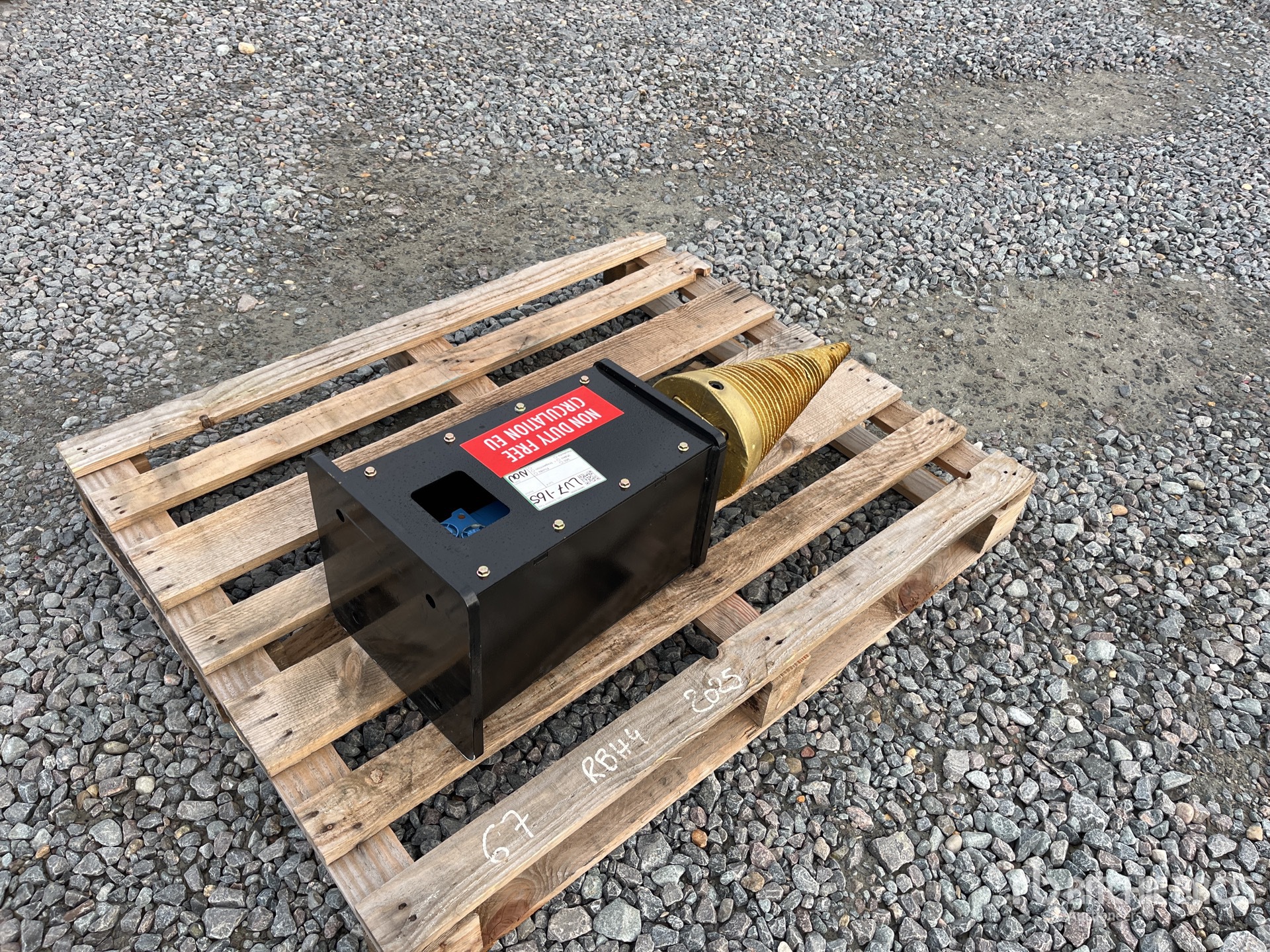 General Appearance with Picture, Right Rear Corner