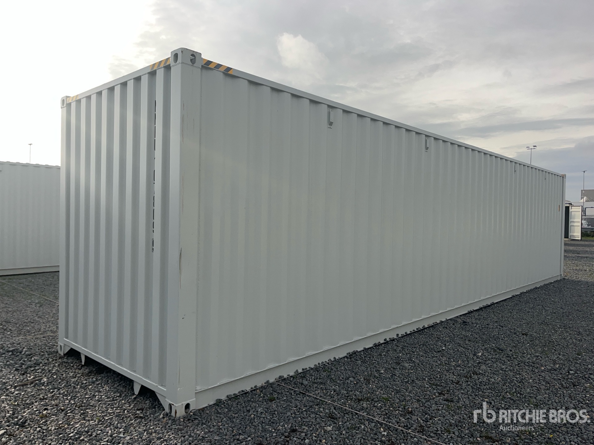 Aspect général with Image, coin arrière droit