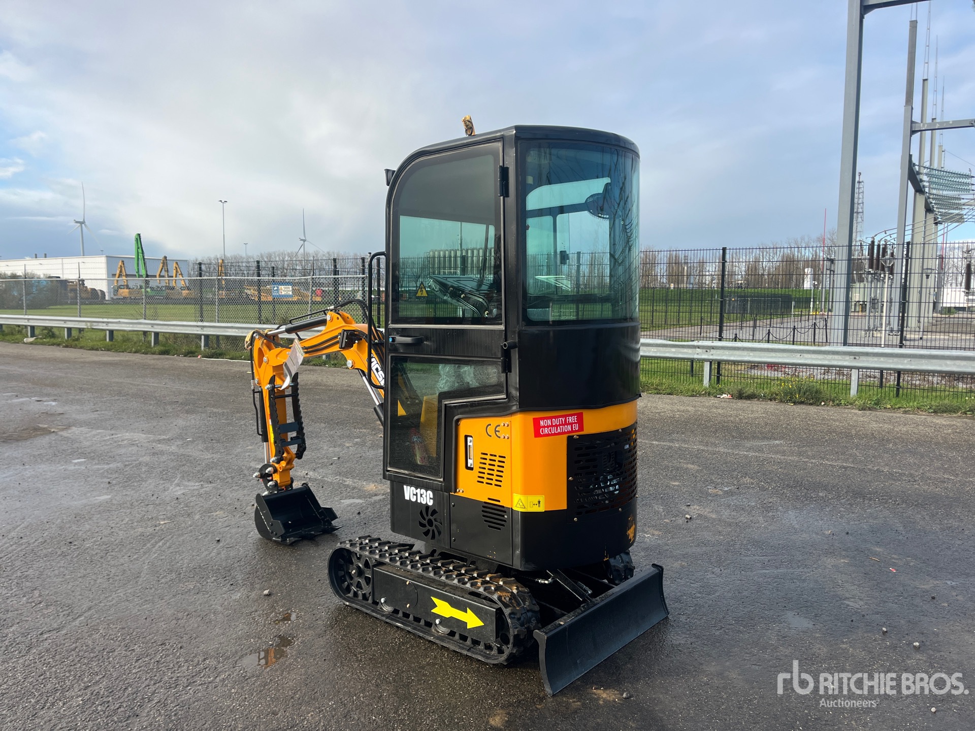 General Appearance with Picture, Left Rear Corner