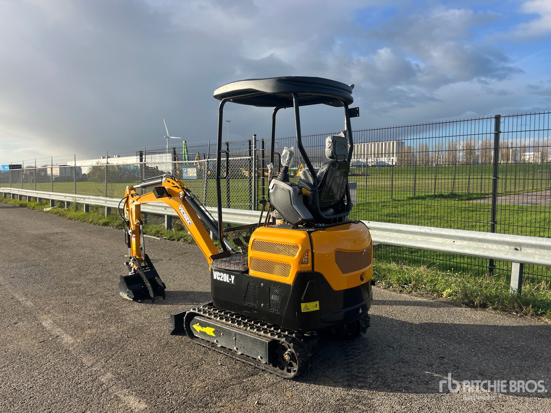 General Appearance with Picture, Left Rear Corner