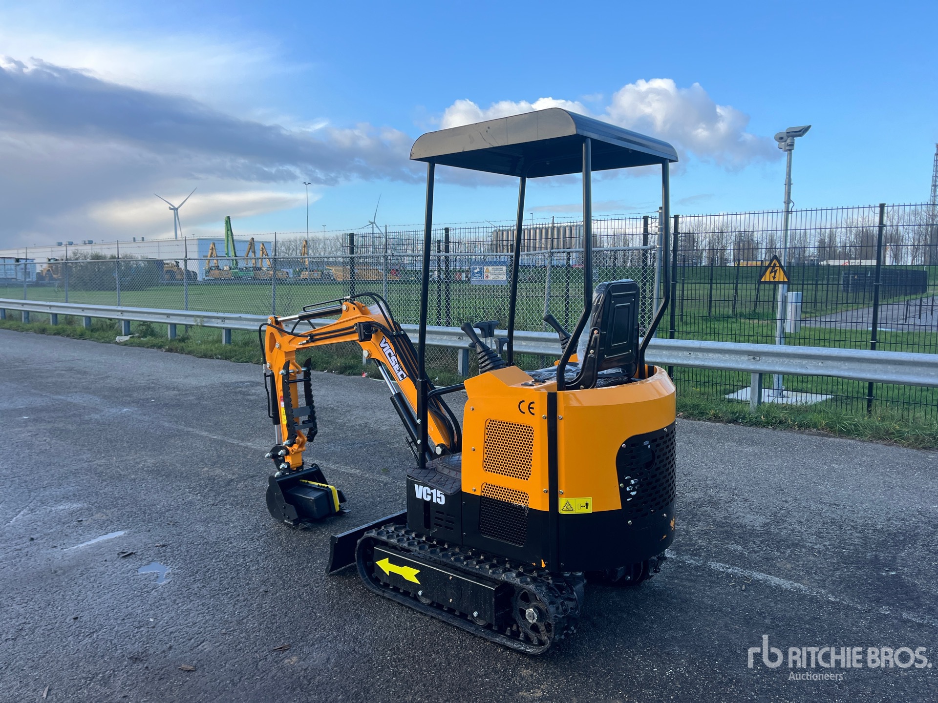 General Appearance with Picture, Left Rear Corner