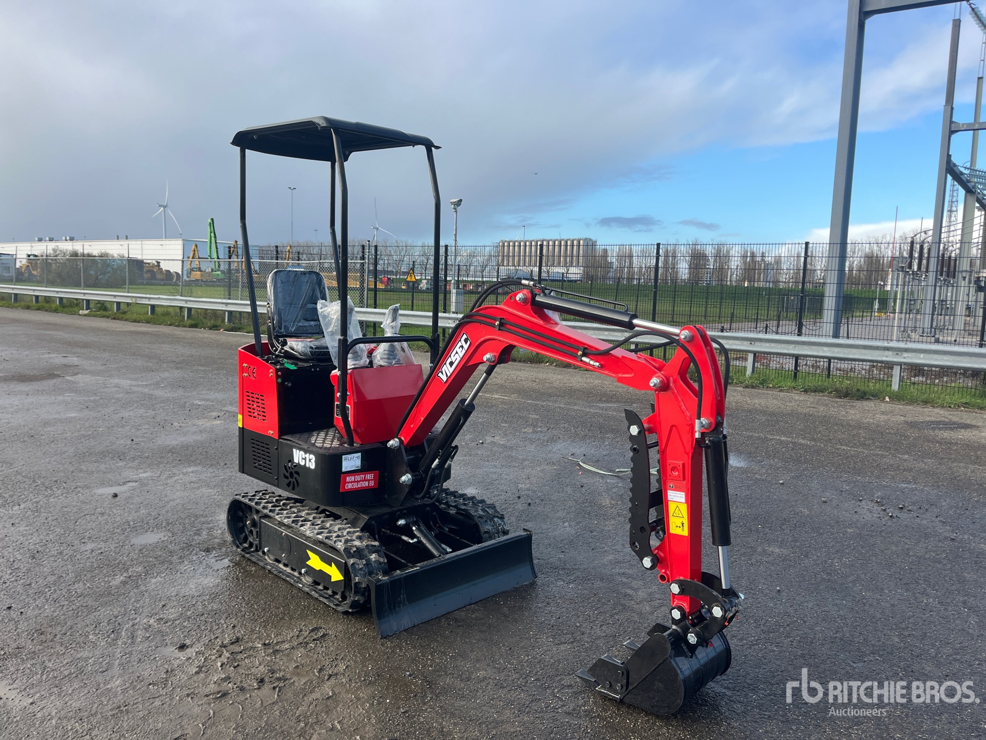 General Appearance with Picture, Right Front Corner