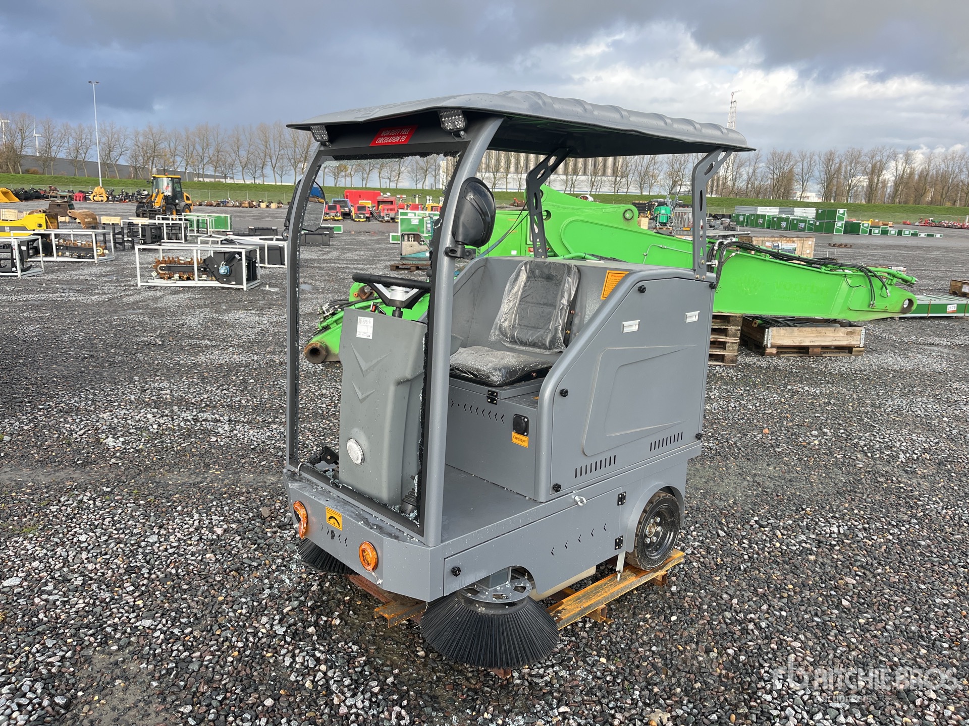 General Appearance with Picture, Left Front Corner