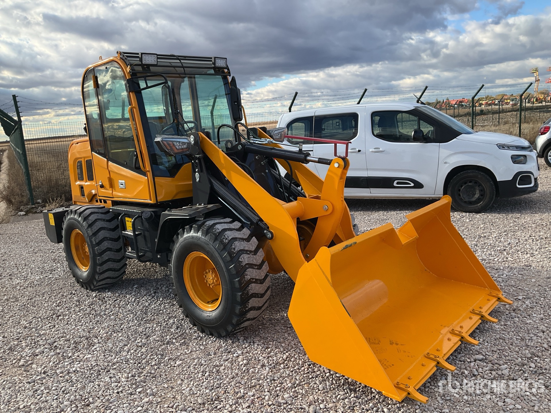 General Appearance with Picture, Right Front Corner