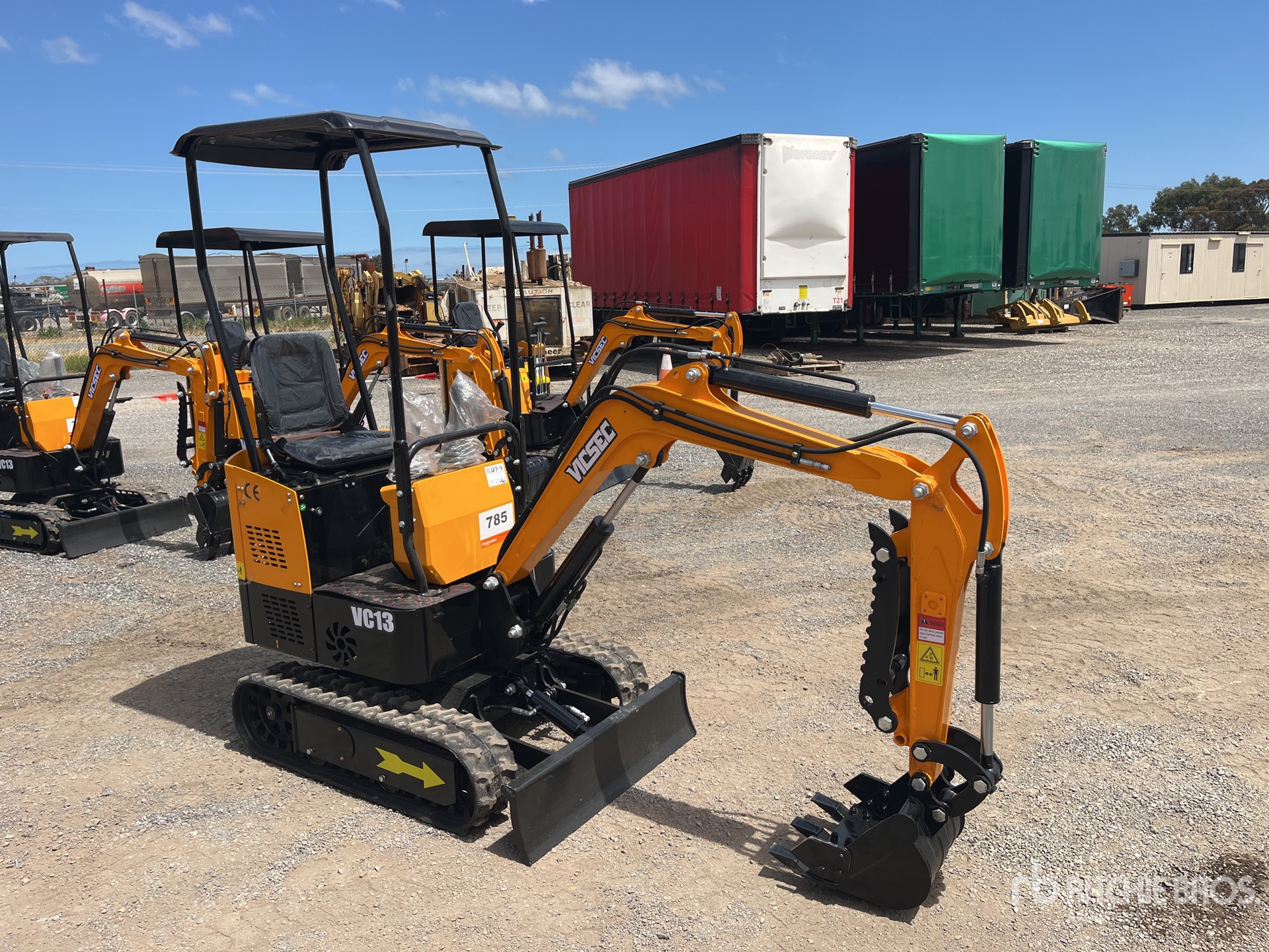 General Appearance with Picture, Right Front Corner