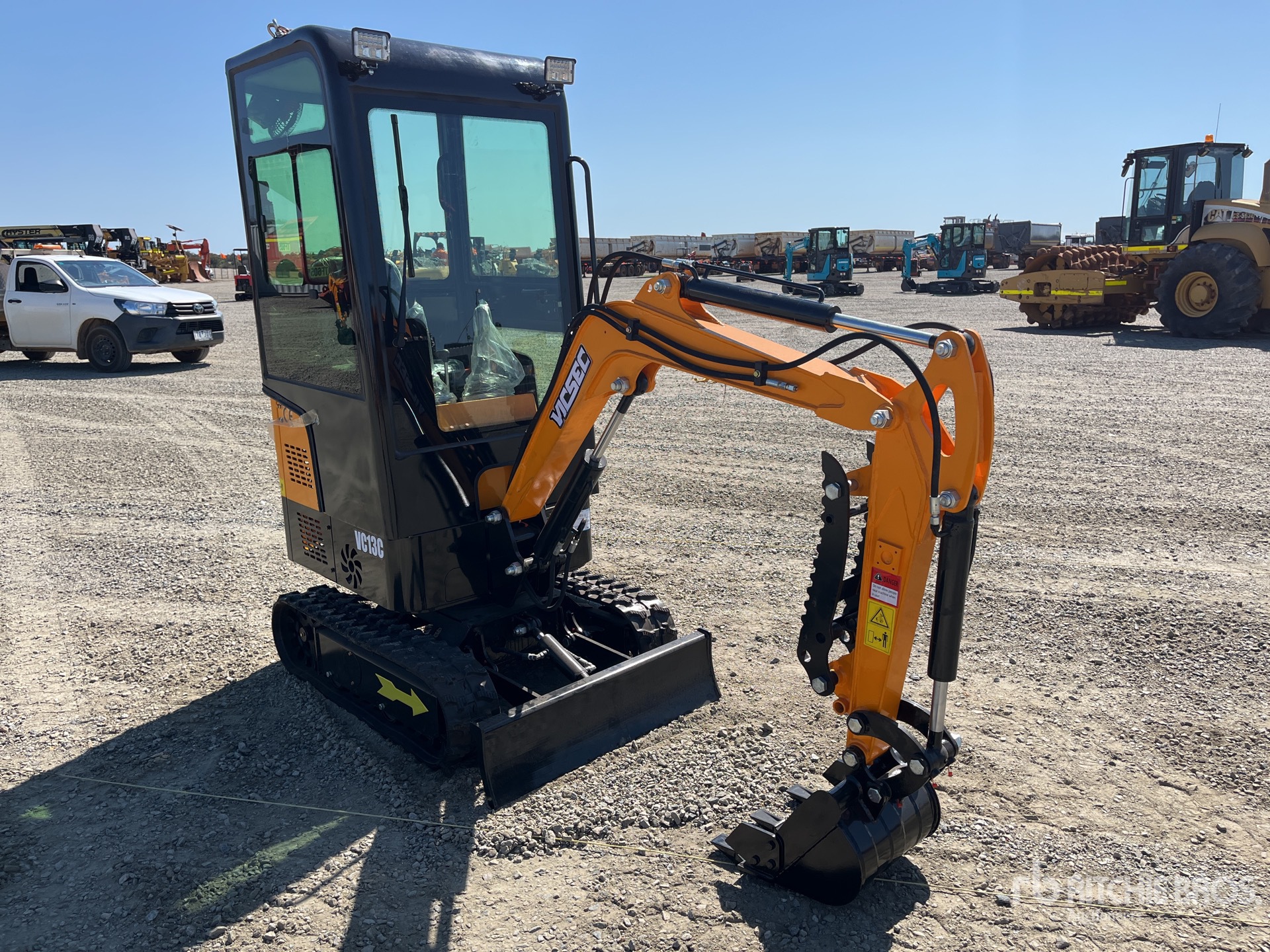 General Appearance with Picture, Right Front Corner