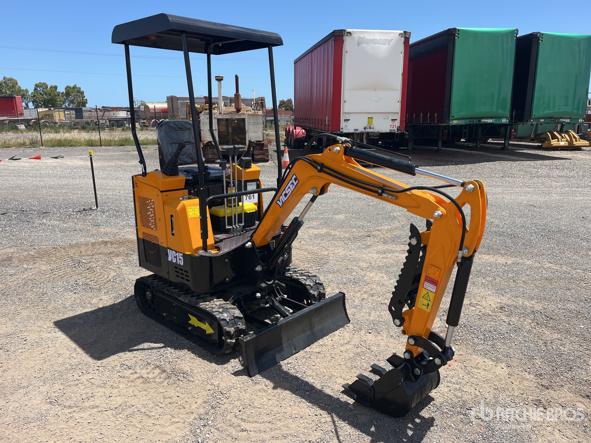 General Appearance with Picture, Right Front Corner