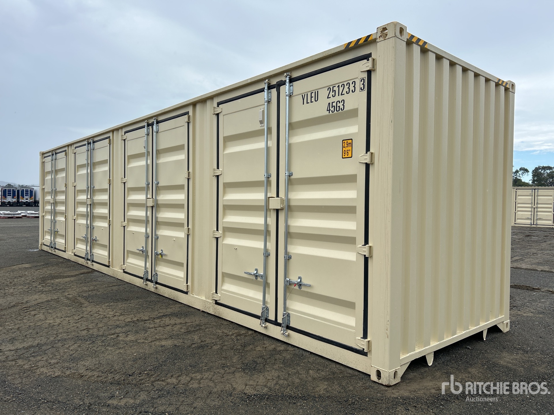 General Appearance with Zdjęcie, lewy dolny róg