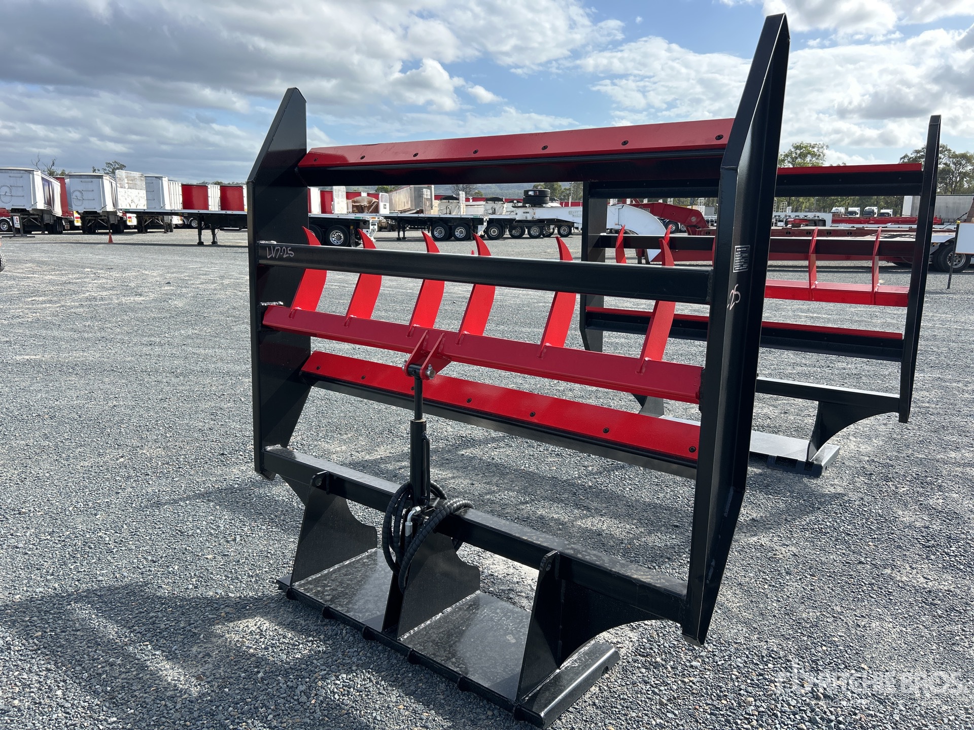 General Appearance with Picture, Left Front Corner