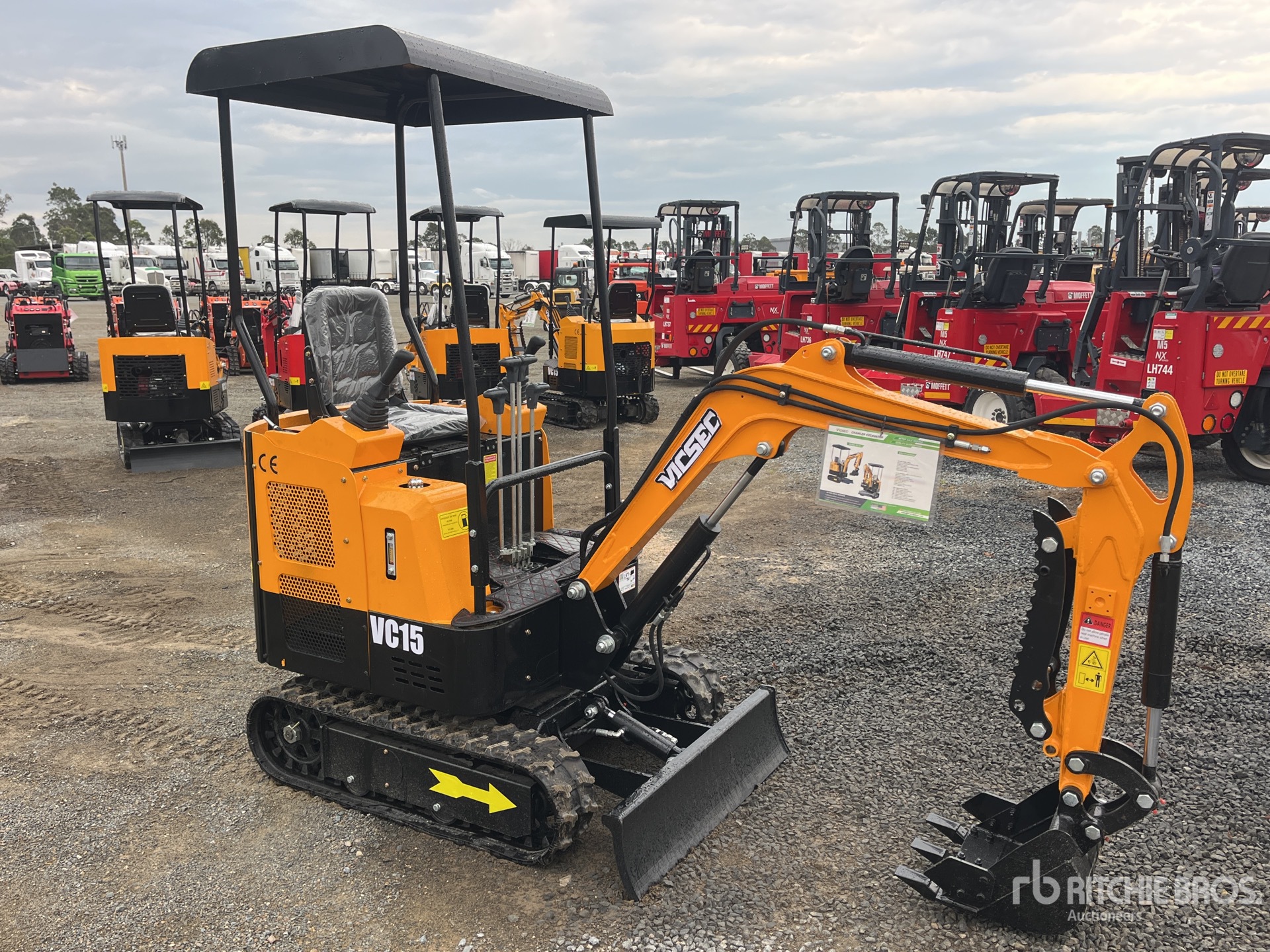 General Appearance with Picture, Right Front Corner