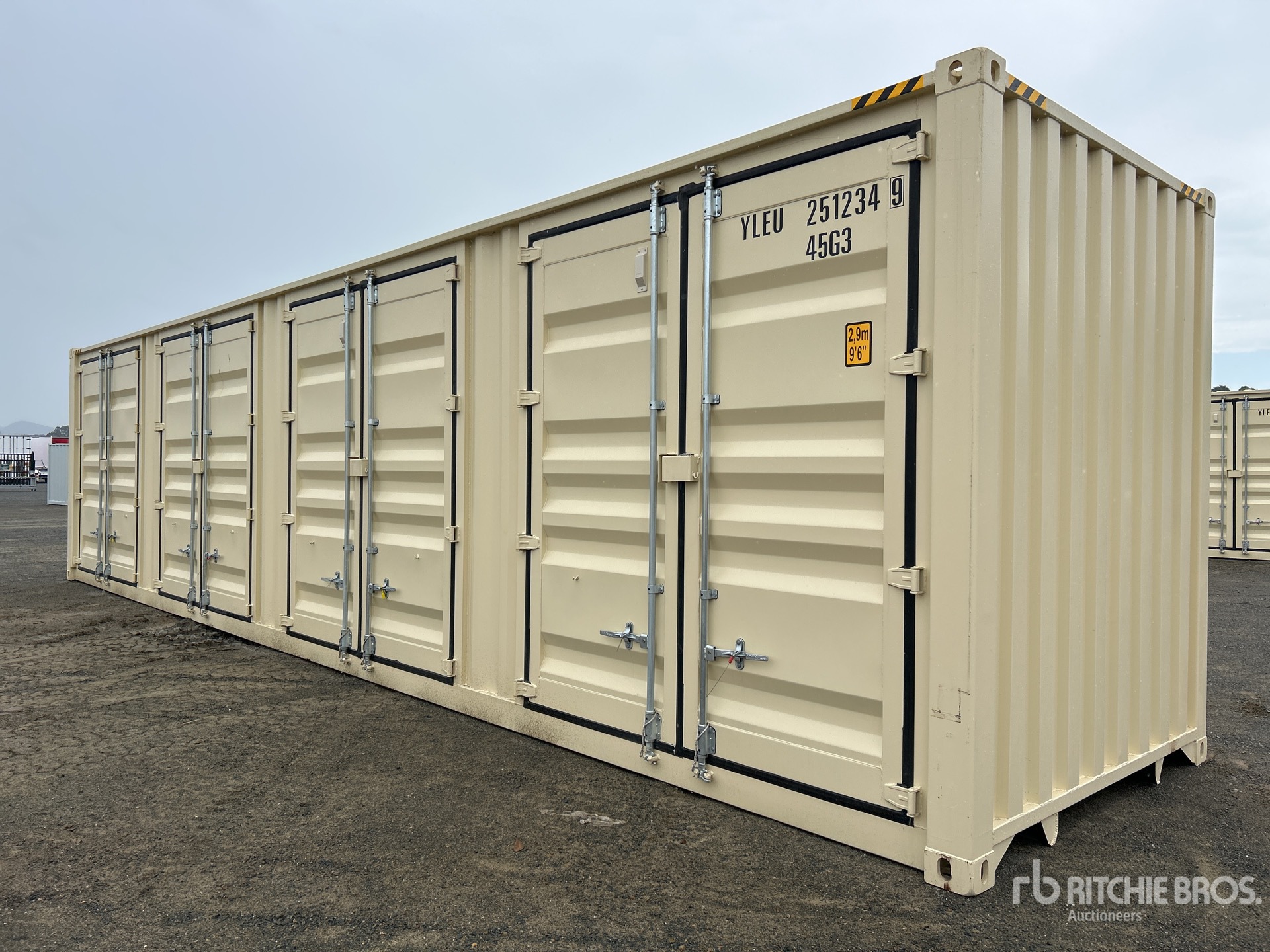 General Appearance with Zdjęcie, lewy dolny róg