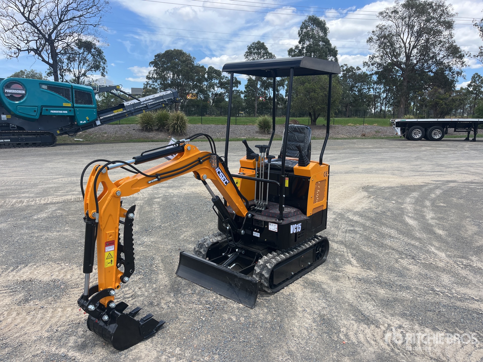 General Appearance with Picture, Left Front Corner