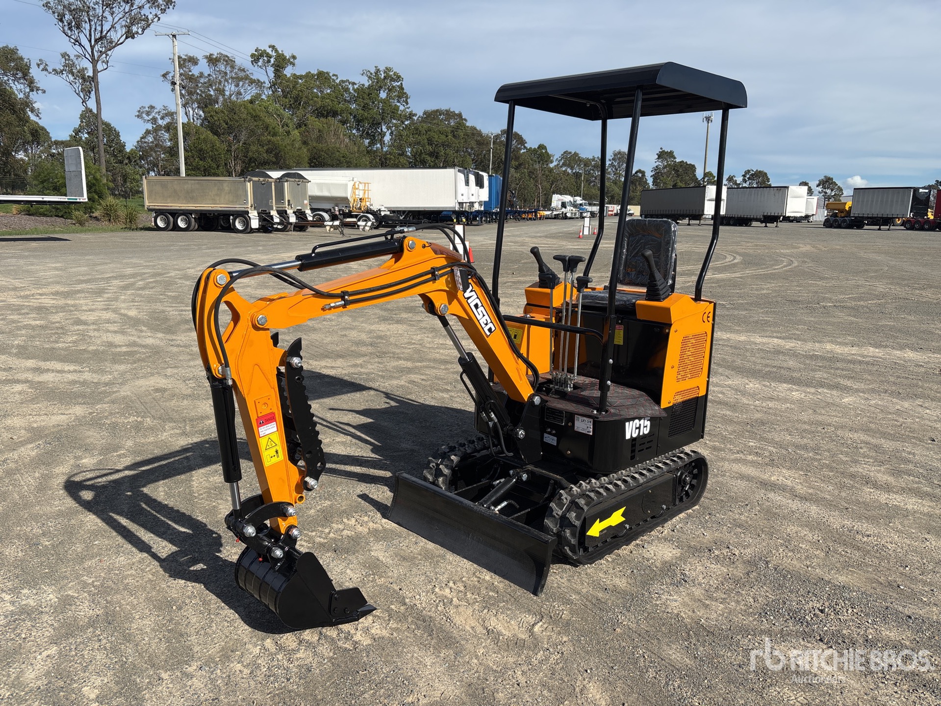 General Appearance with Picture, Left Front Corner