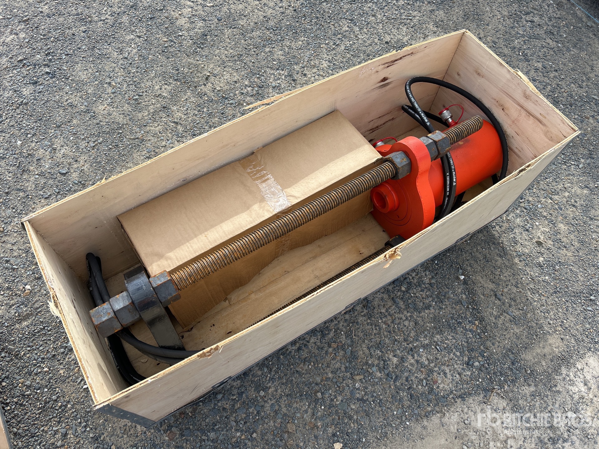 General Appearance with Bild, Ecke vorne rechts