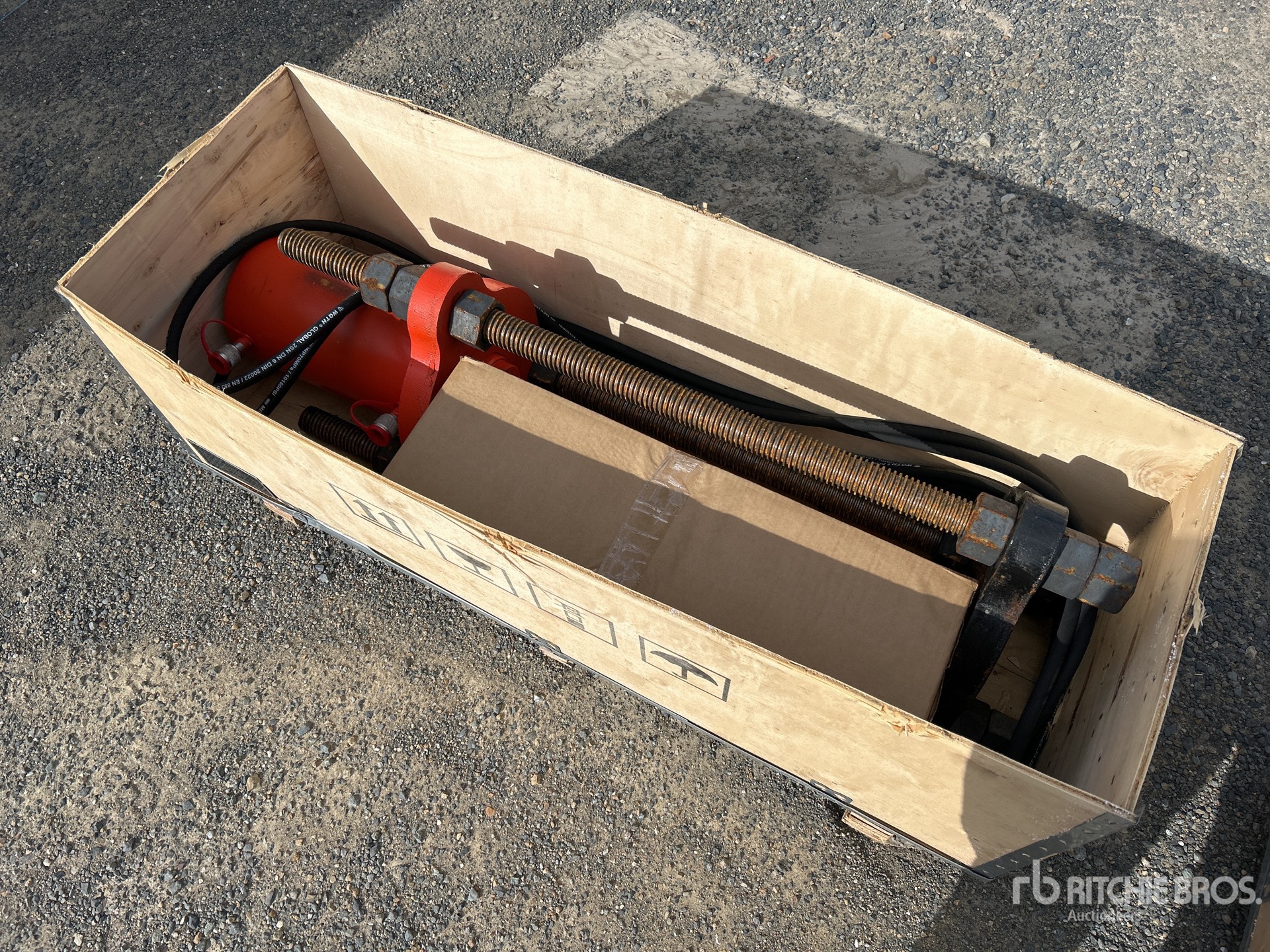 General Appearance with Bild, Ecke hinten rechts