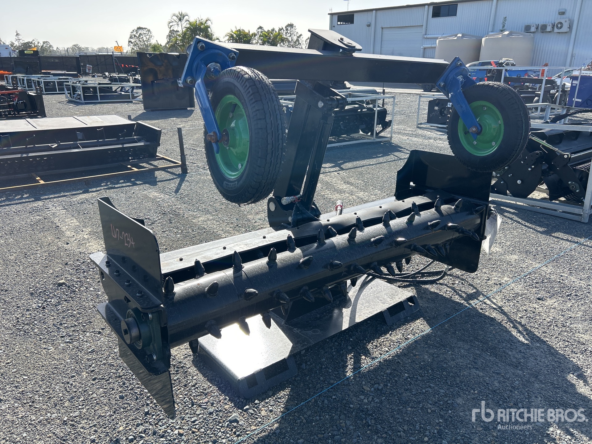 General Appearance with Picture, Right Front Corner