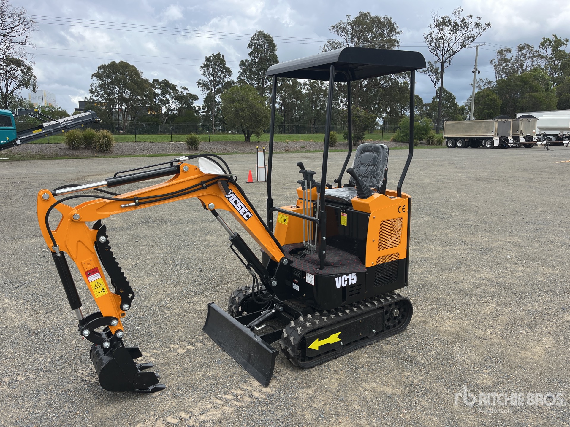 General Appearance with Bild, Ecke vorne links