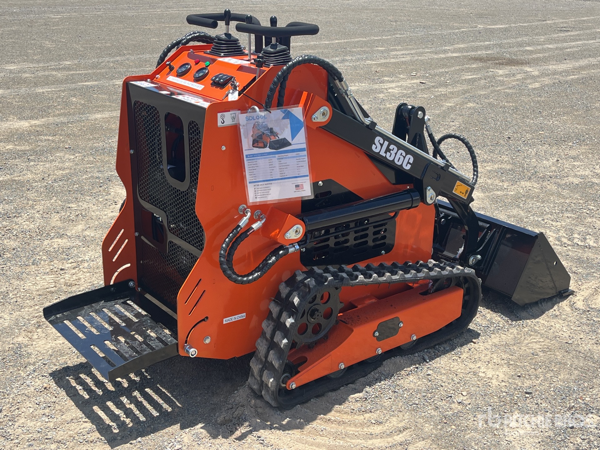 General Appearance with Picture, Right Rear Corner